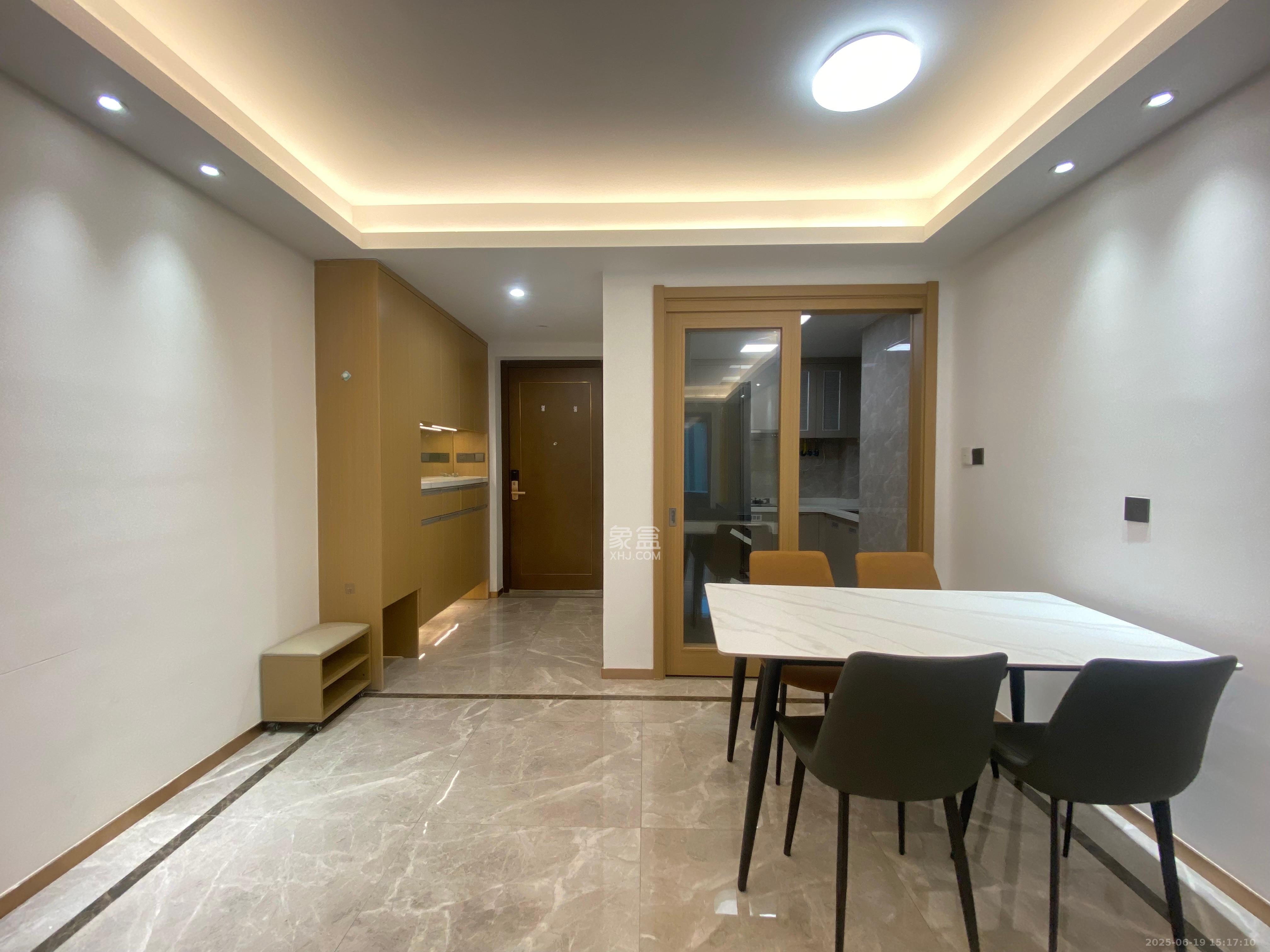 旭辉雨花郡  3室2厅2卫    4000.0元/月室内图