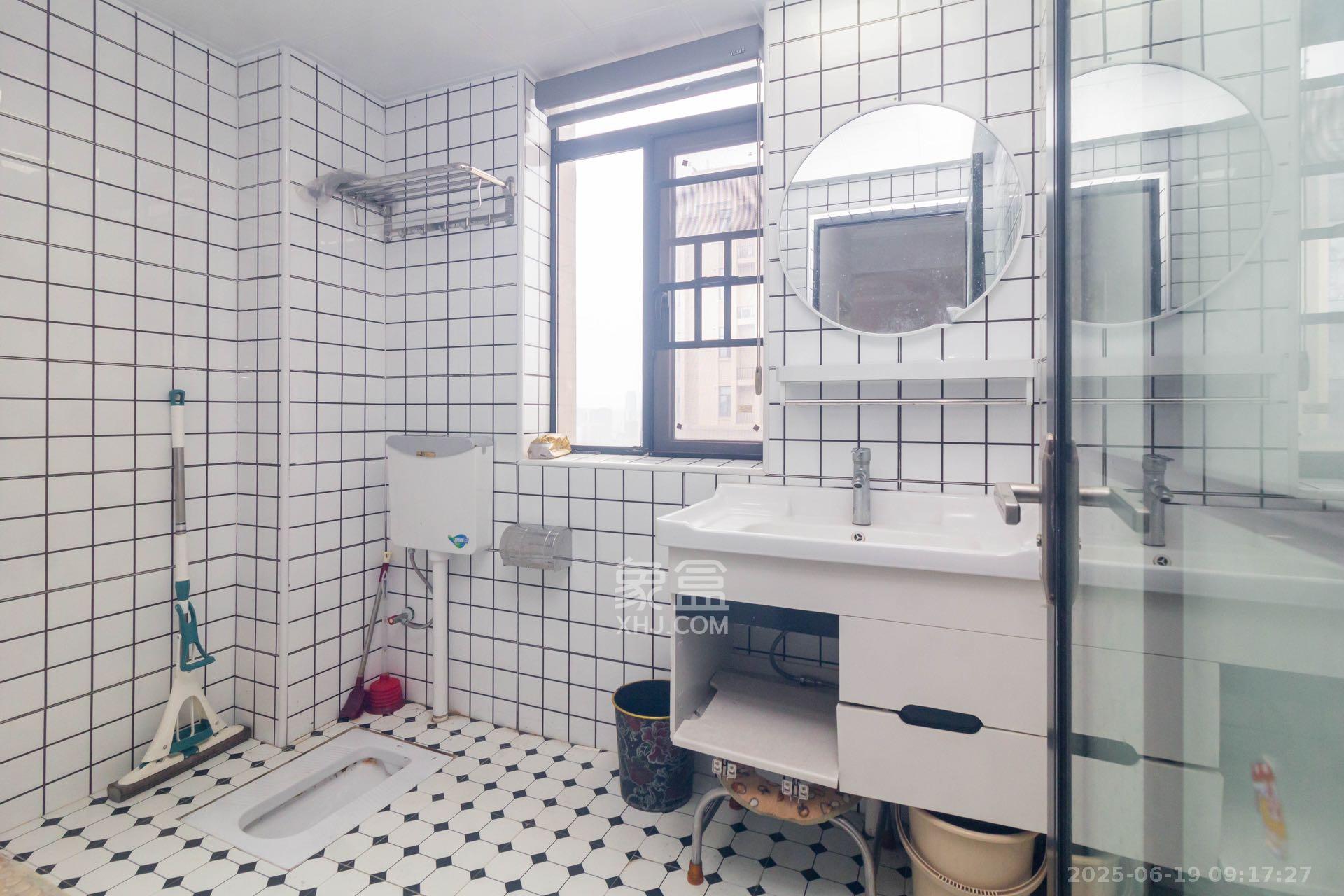 辉煌国际城二期 3室2厅1卫 2800.0元/月 辉煌国际城二期 3室2厅1卫 2800.0元/月室内图