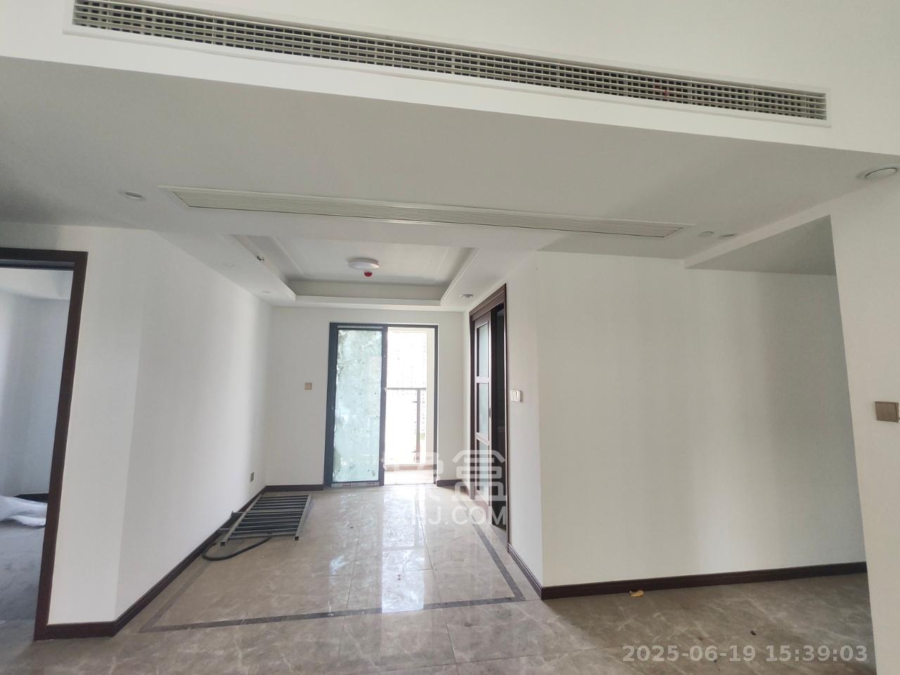 绿地长沙城际空间站(绿地新里佳苑) 5室2厅3卫 5000.0元/月 绿地长沙城际空间站(绿地新里佳苑) 5室2厅3卫 5000.0元/月室内图