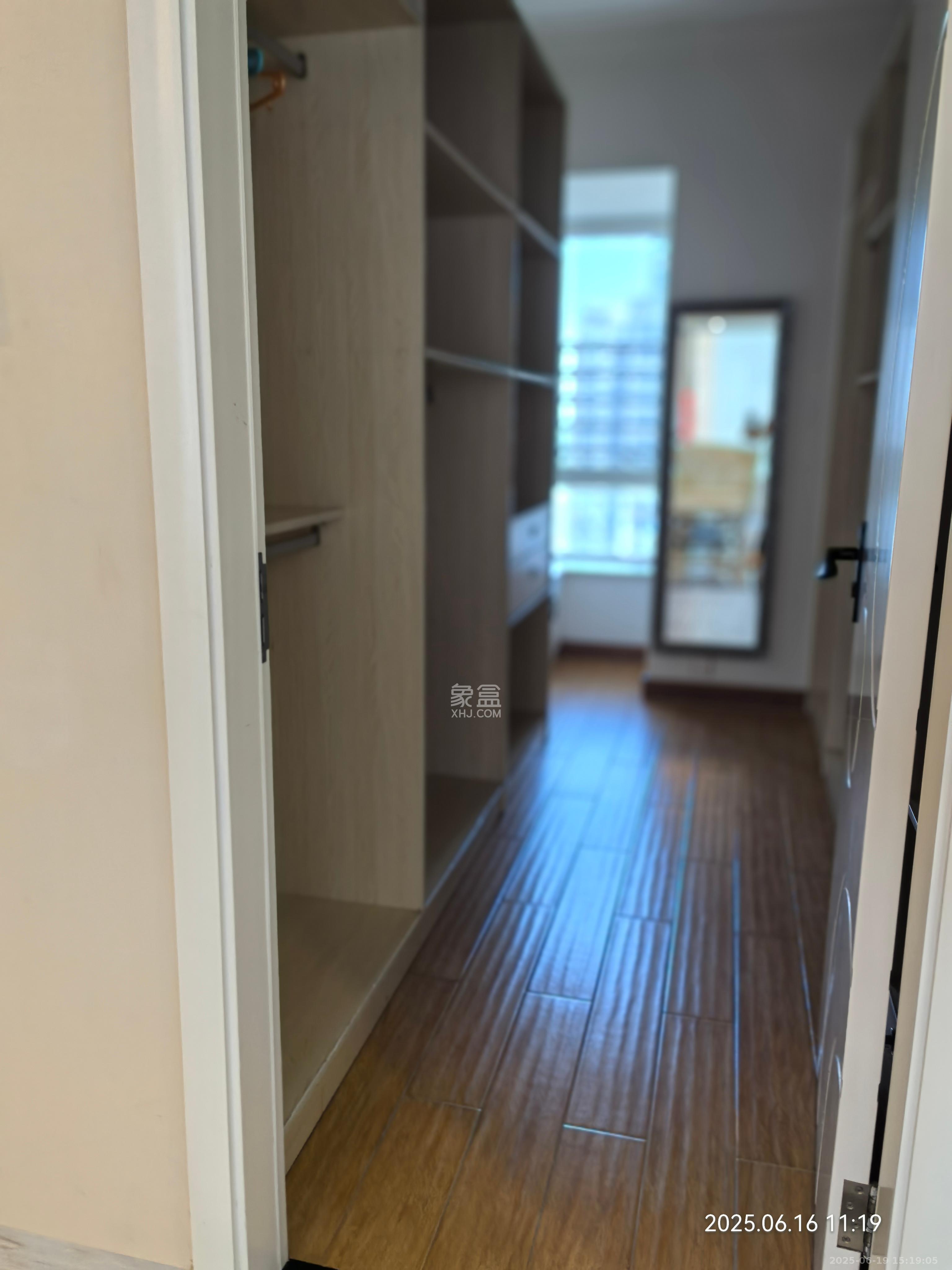 北辰三角洲E3区  4室2厅2卫   5200.00元/月室内图