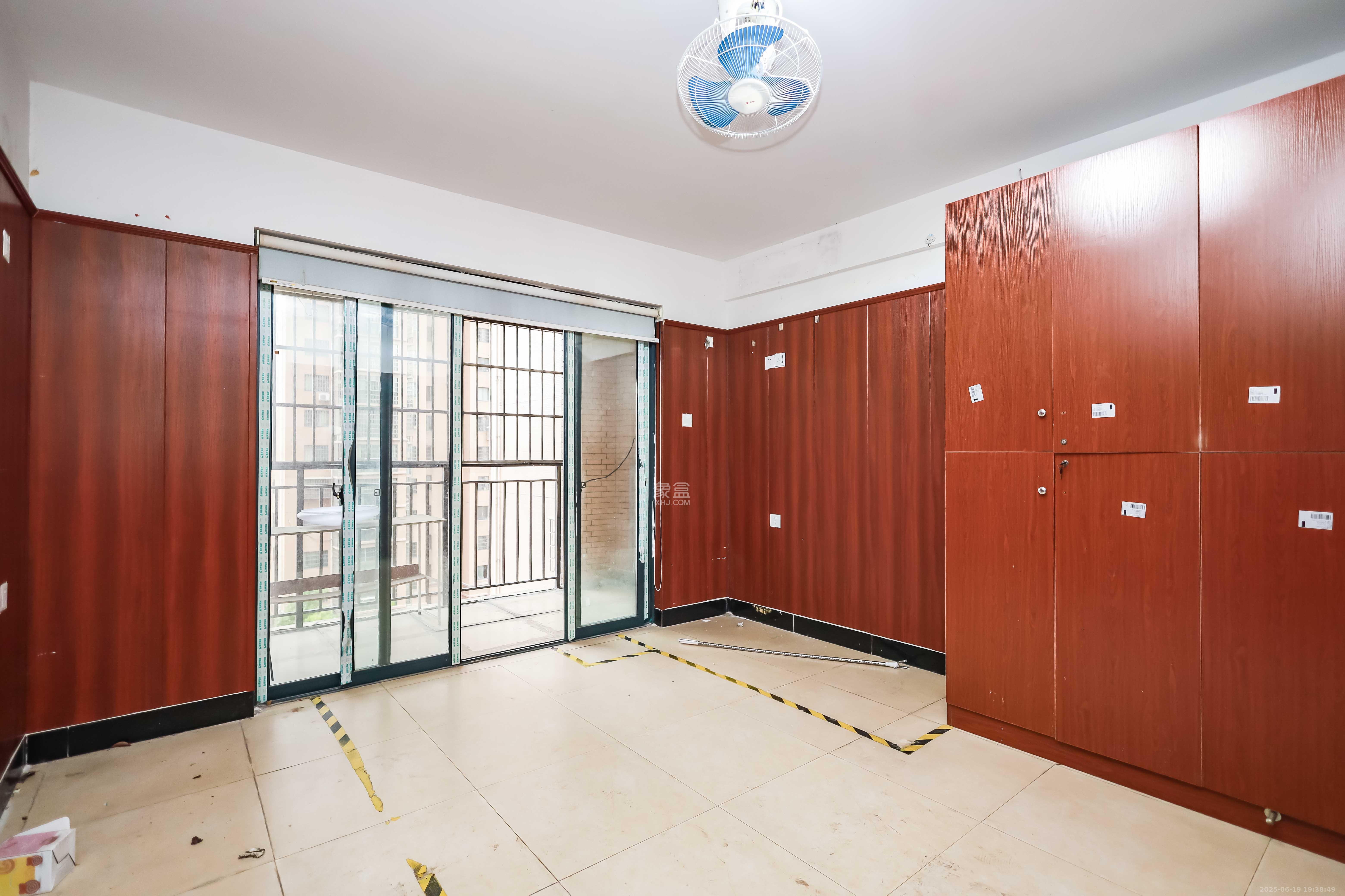 诚兴园  4室2厅2卫    98.0万卧室