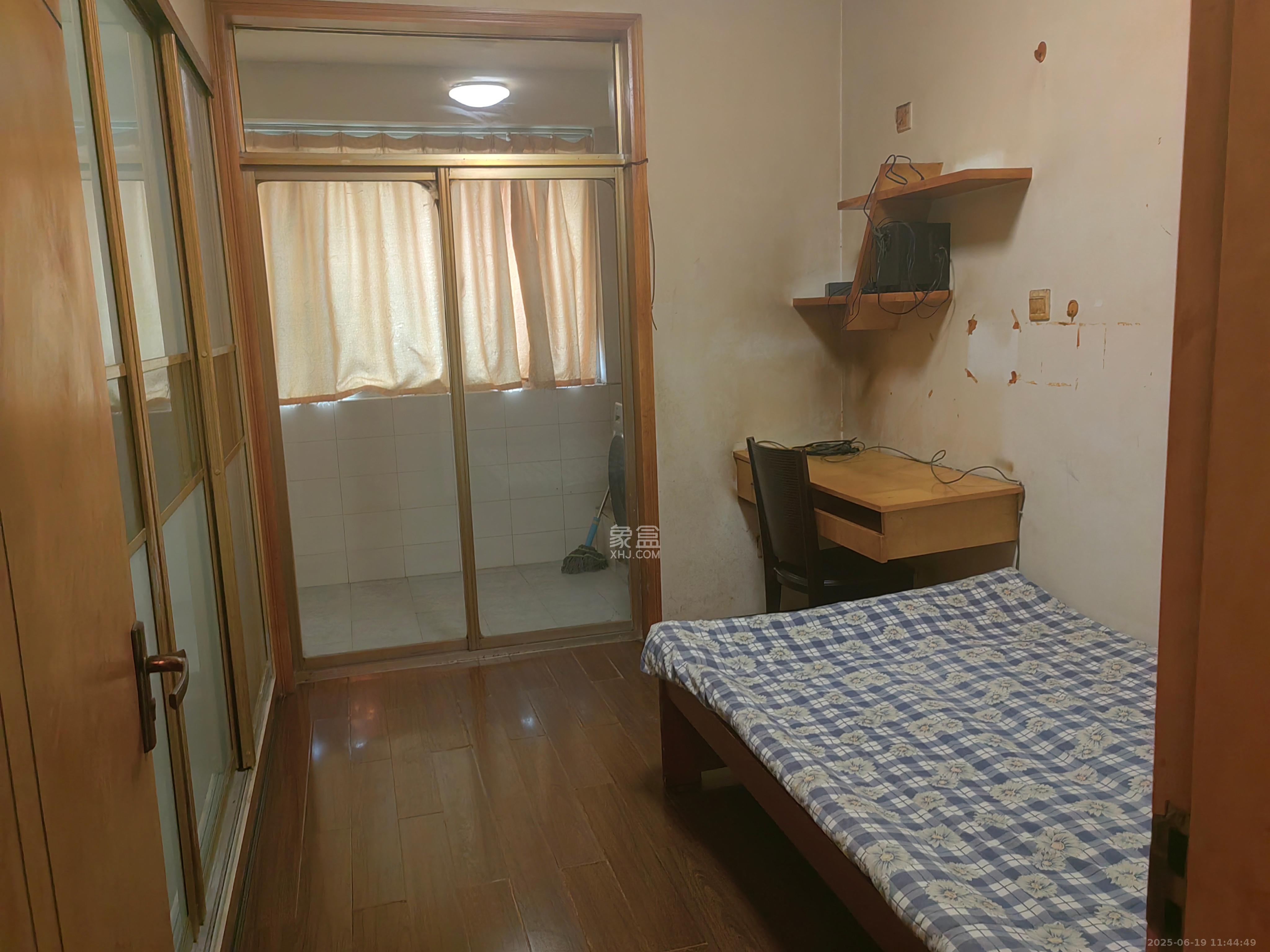 人造板厂宿舍（新河北堤1号）  3室2厅1卫   2200.00元/月室内图