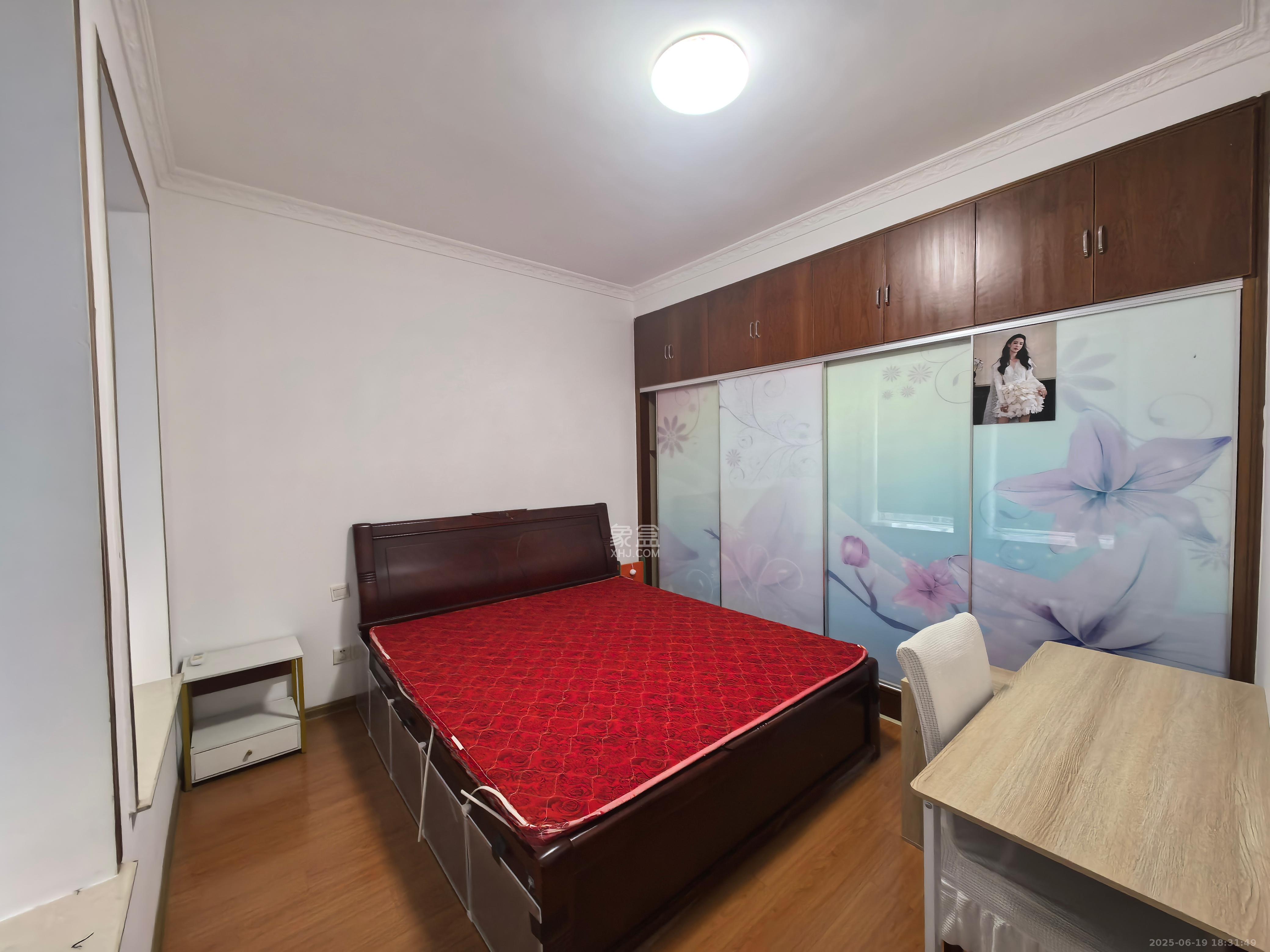 爱琴海岸 2室2厅1卫 1600.0元/月 爱琴海岸 2室2厅1卫 1600.0元/月室内图