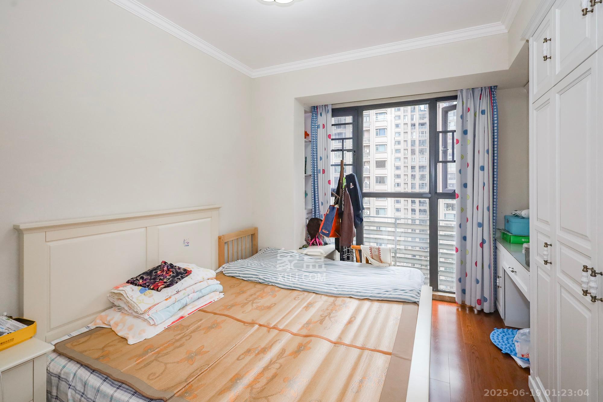 八方小区C区 4室2厅2卫 470.0万 八方小区C区 4室2厅2卫 470.0万卧室