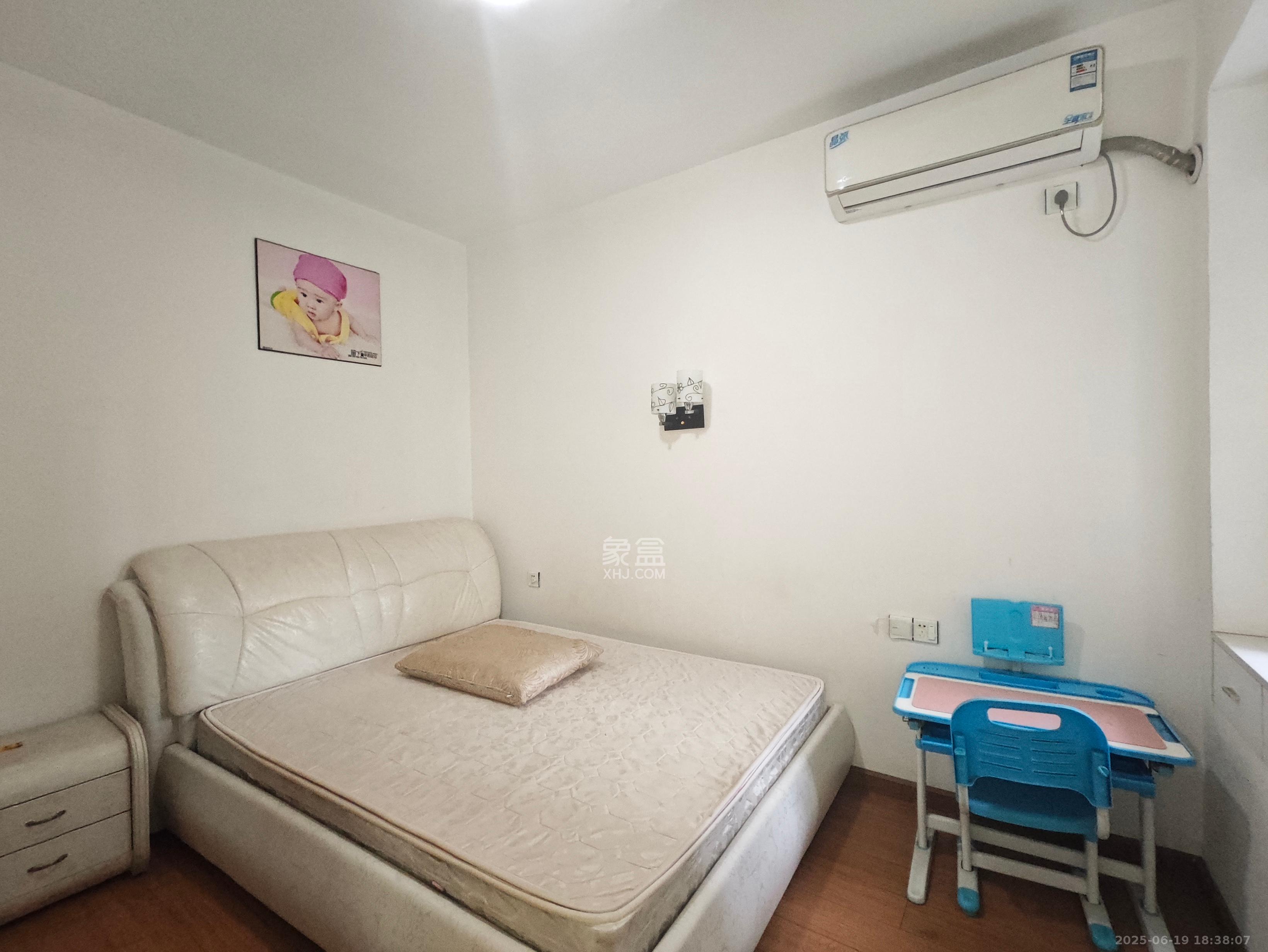 中建麓山和苑  2室2厅1卫   1600.00元/月室内图