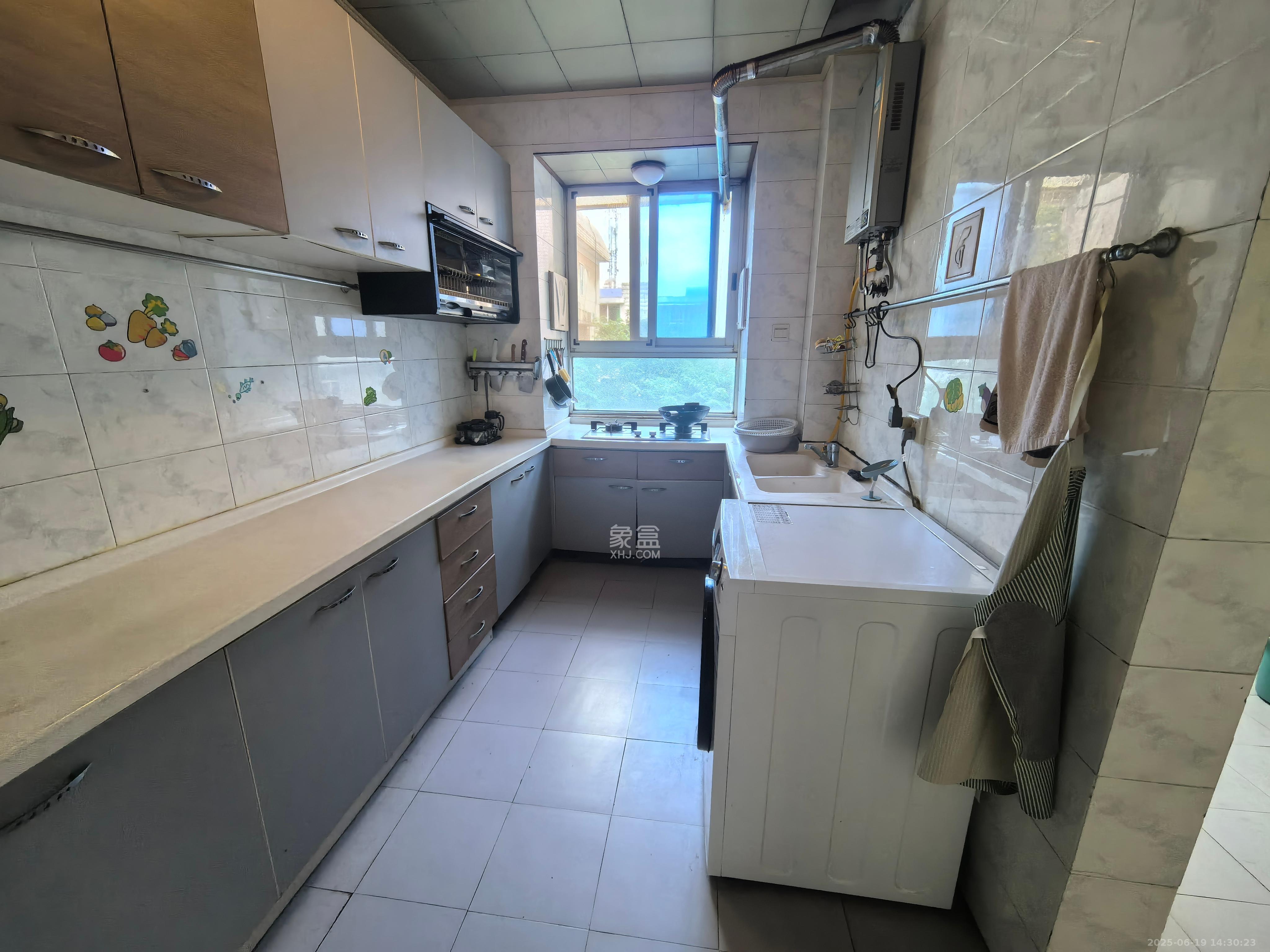 轻工小区(湖南轻工研究院宿舍) 3室2厅2卫 2500.0元/月 轻工小区(湖南轻工研究院宿舍) 3室2厅2卫 2500.0元/月室内图