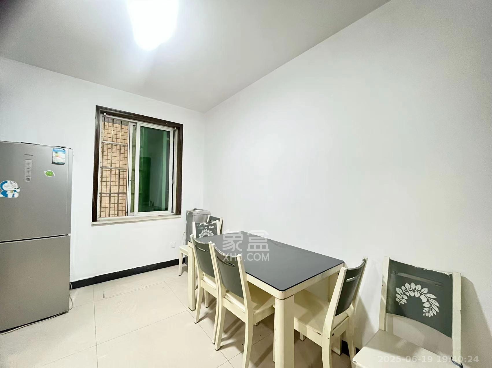 格林星城  3室2厅2卫    2500.0元/月室内图