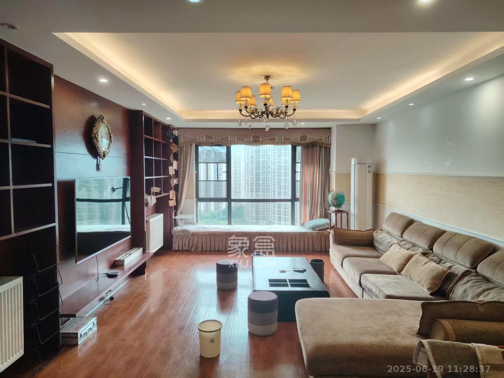 兰亭湾畔 4室2厅2卫 3700.0元/月 兰亭湾畔 4室2厅2卫 3700.0元/月室内图