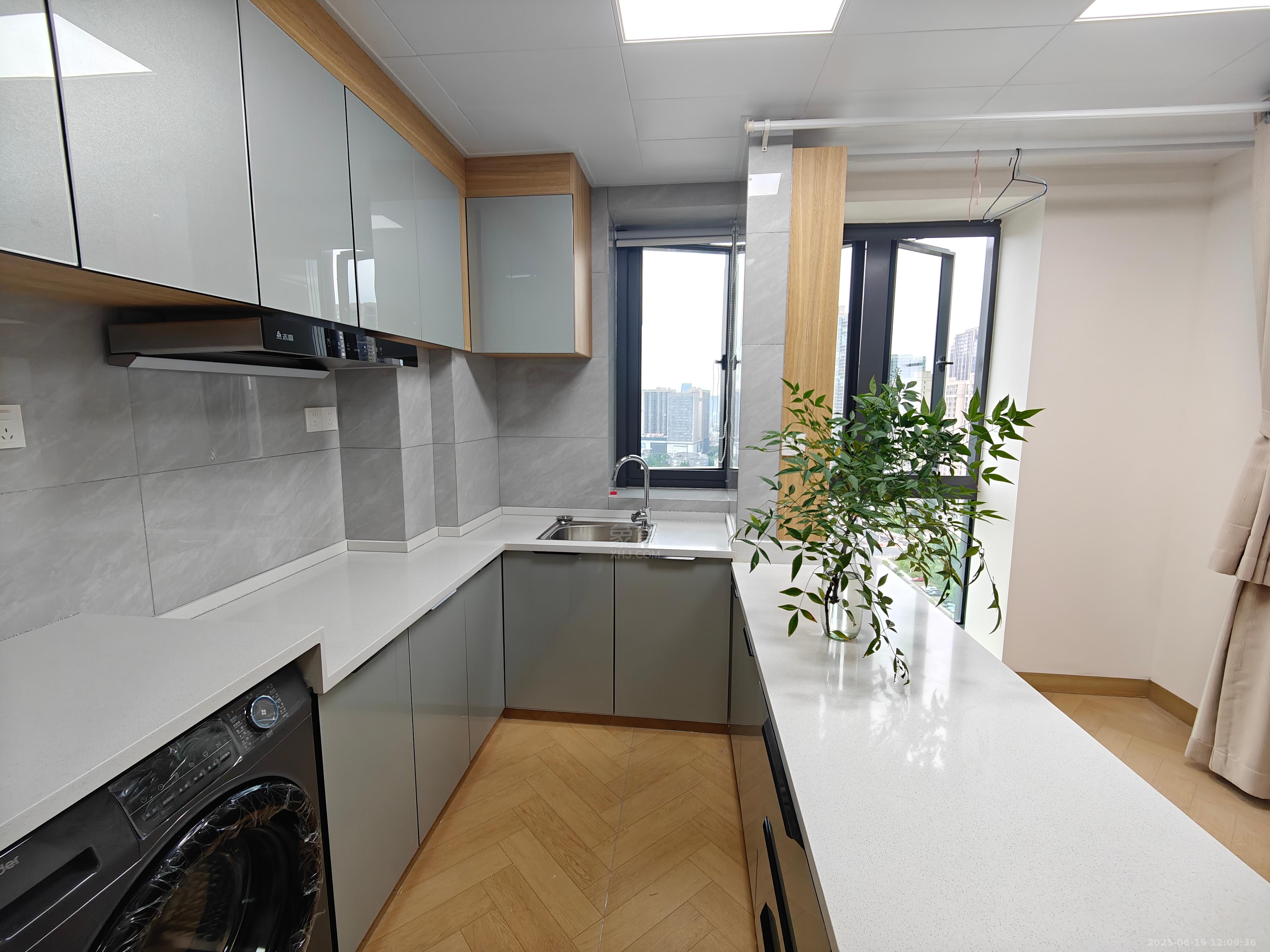 恒大华府 1室1厅1卫 1500.0元/月 恒大华府 1室1厅1卫 1500.0元/月室内图