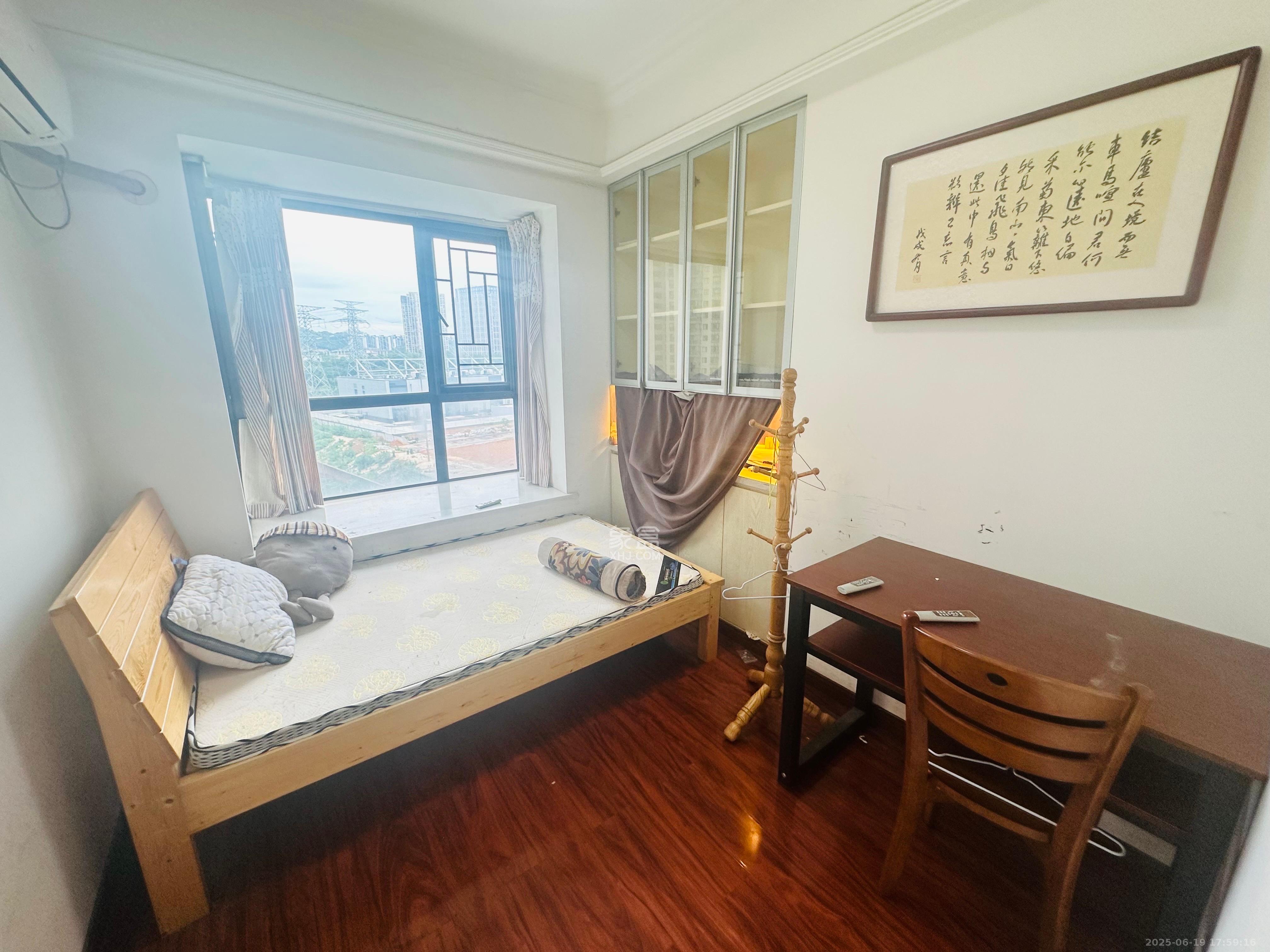 莱茵城  3室2厅1卫   2100.00元/月室内图