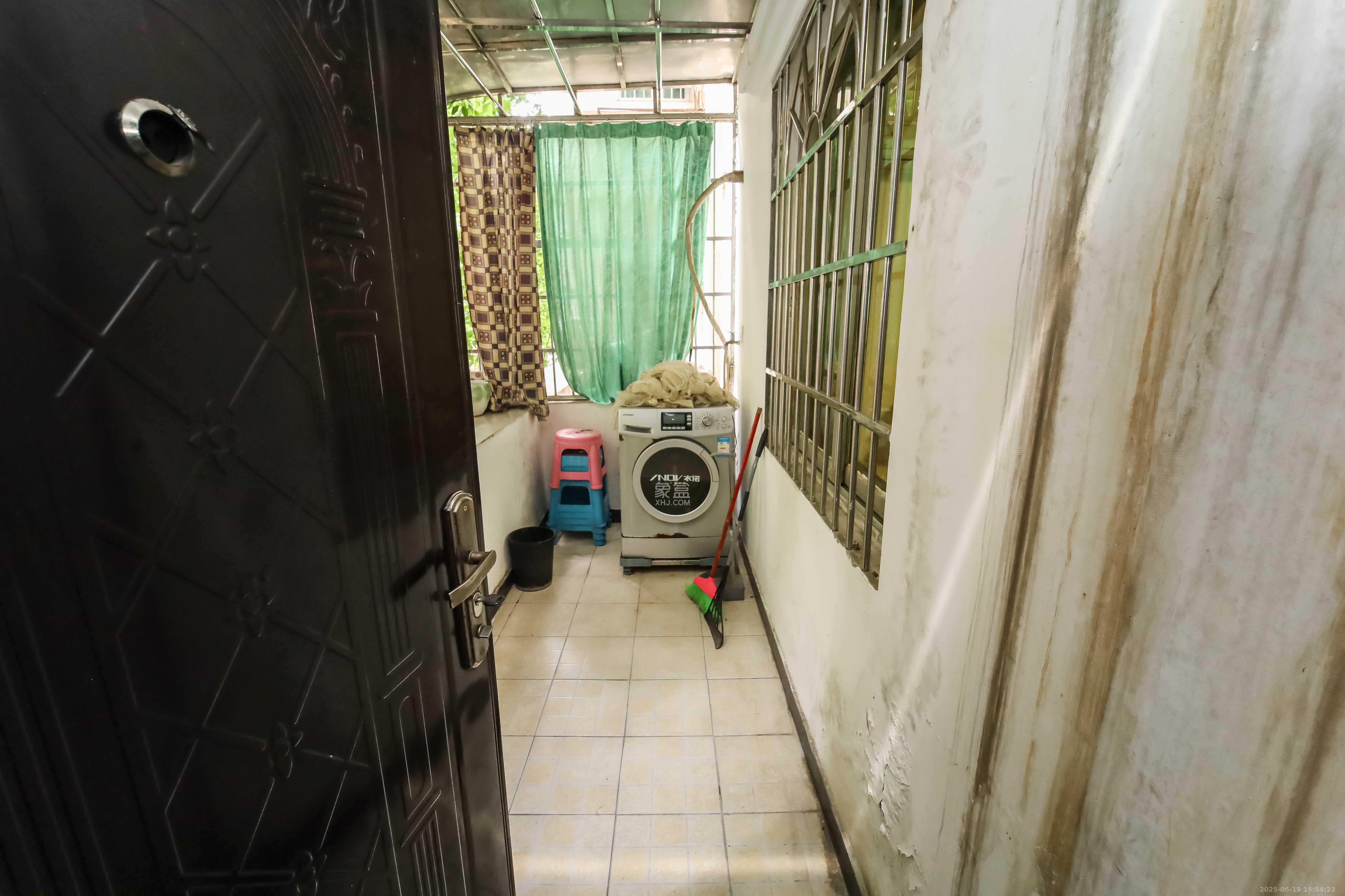 马王堆陶瓷建材新城 2室2厅1卫 51.8万 马王堆陶瓷建材新城 2室2厅1卫 51.8万阳台