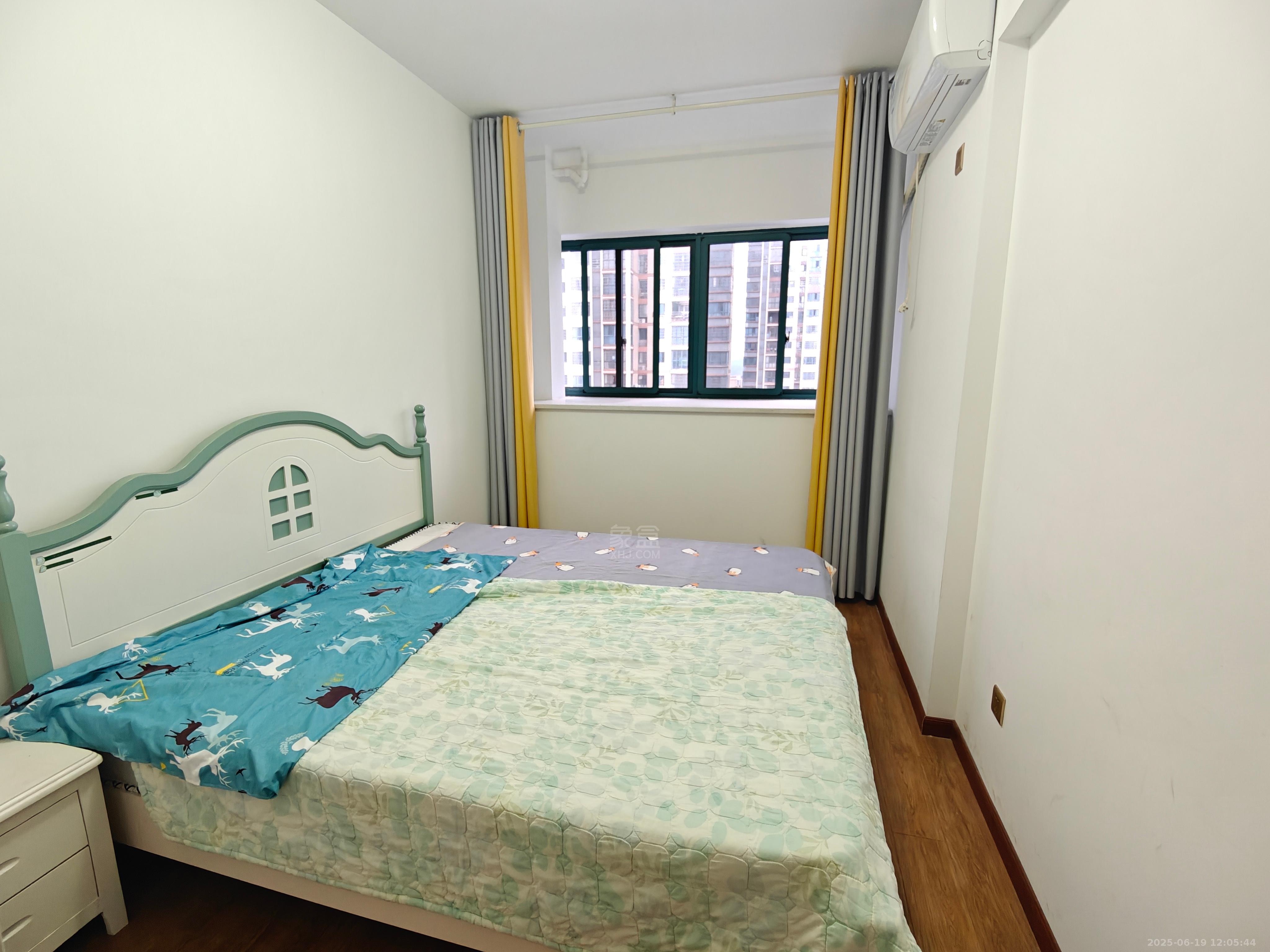 湖景名城 4室2厅2卫 2000.0元/月 湖景名城 4室2厅2卫 2000.0元/月室内图