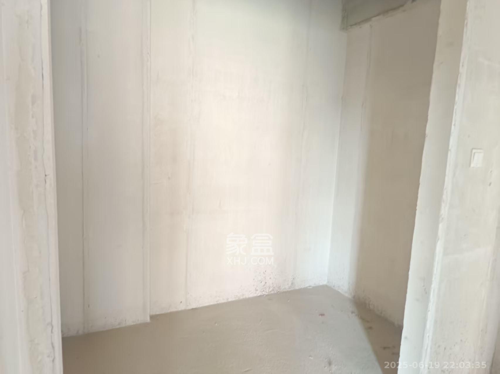 保利东郡  3室2厅2卫    1800.0元/月室内图