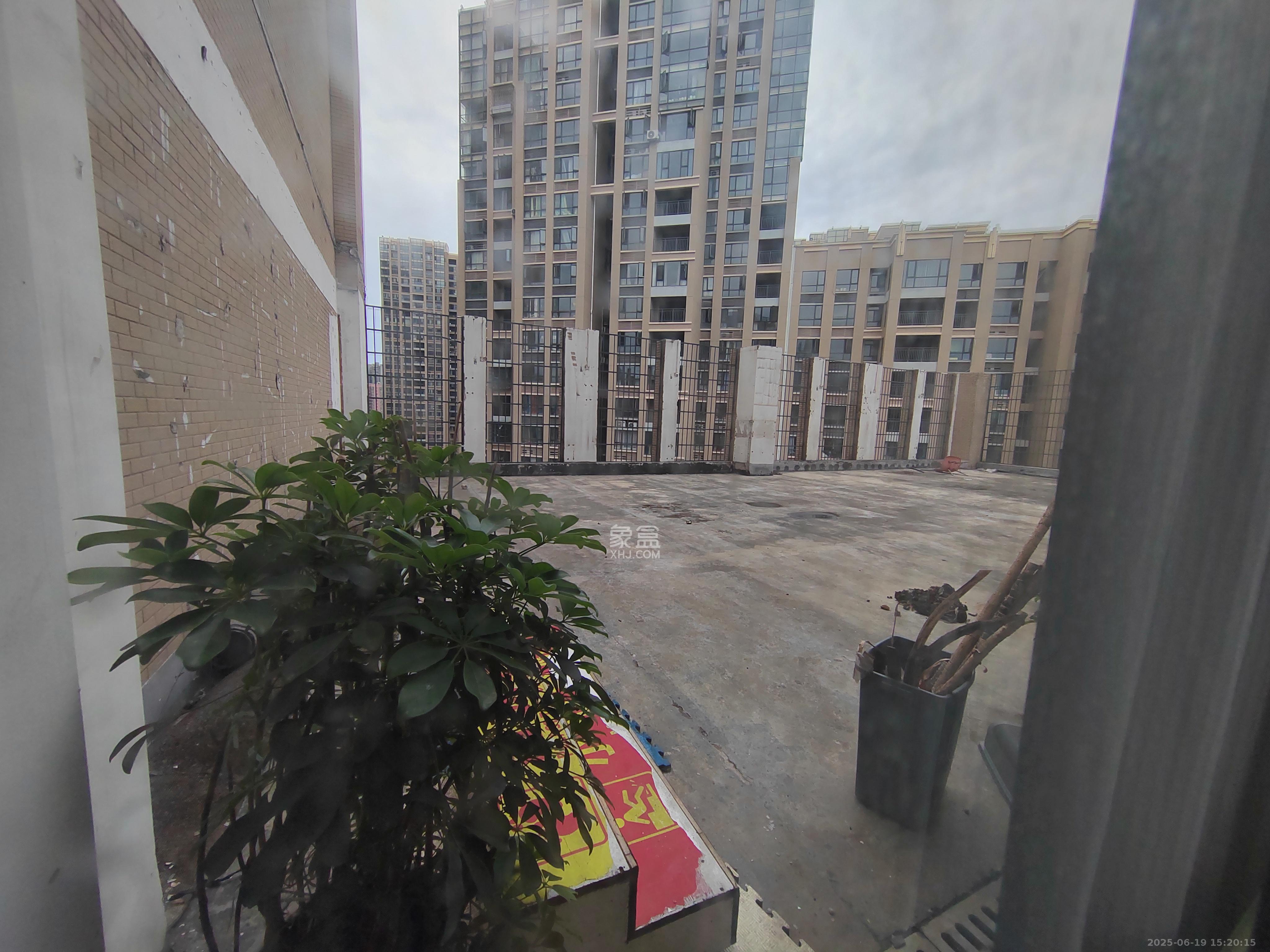 骏景豪庭   300.0㎡     6000.00元/月室内图