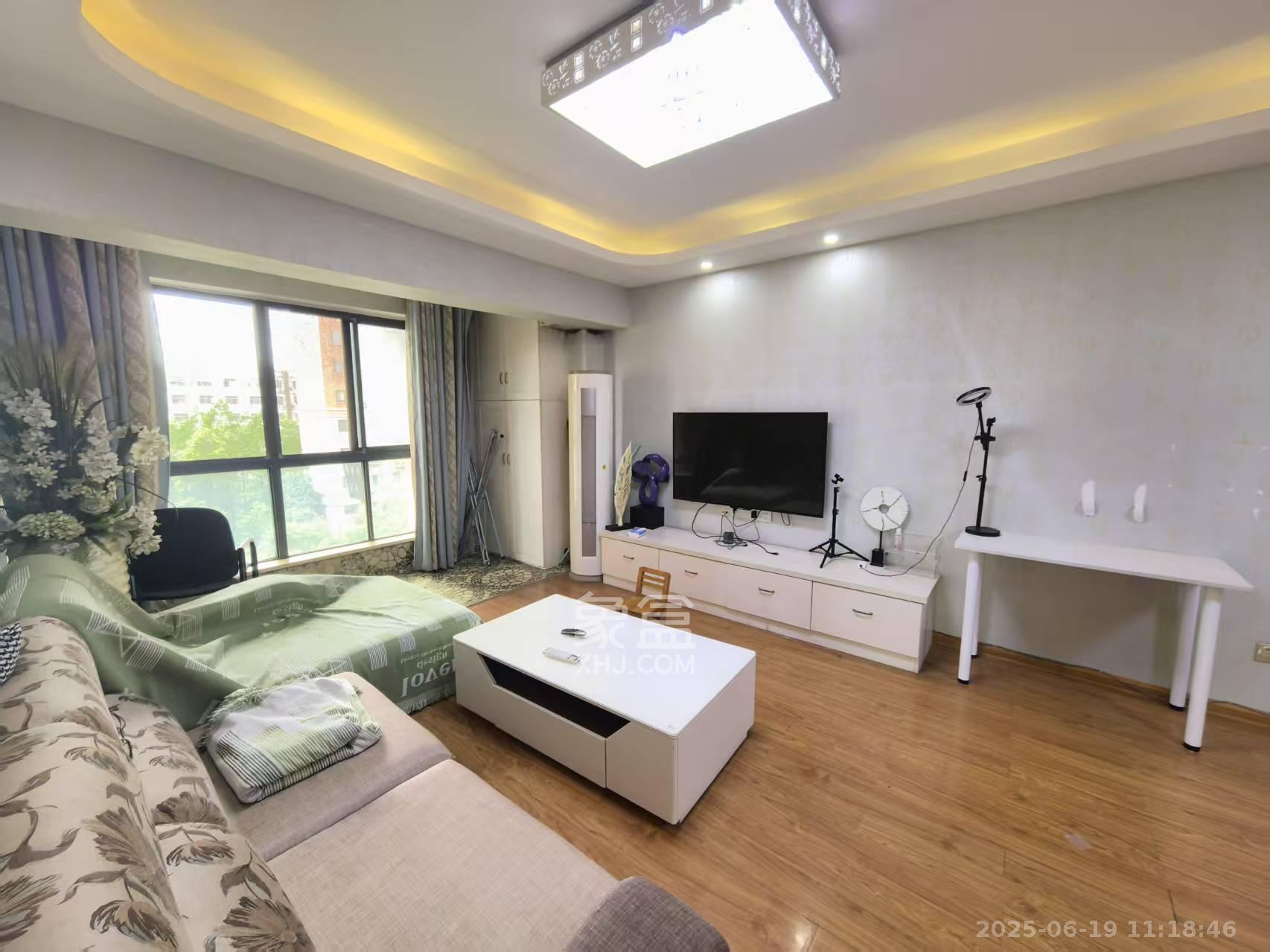 上海城小区 2室2厅1卫 1800.0元/月 上海城小区 2室2厅1卫 1800.0元/月室内图