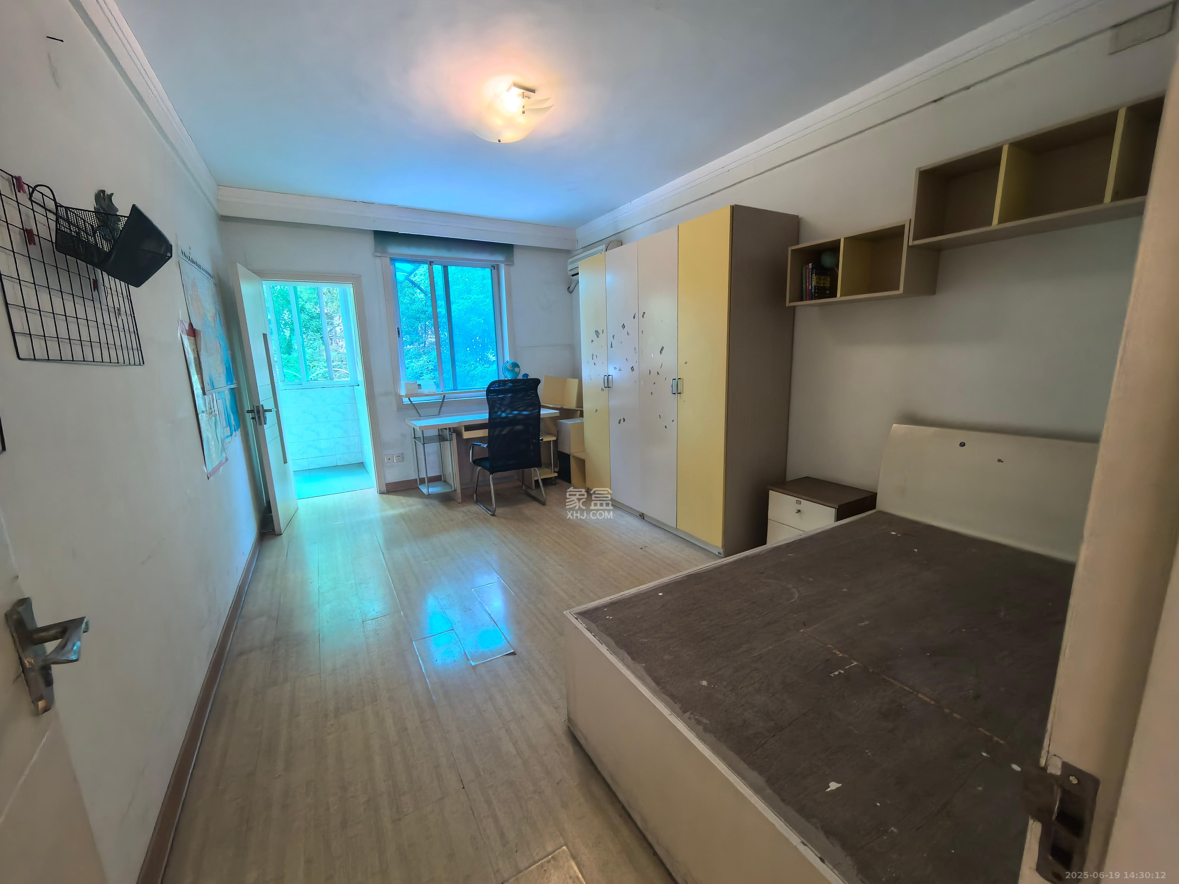 轻工小区(湖南轻工研究院宿舍) 3室2厅2卫 2500.0元/月 轻工小区(湖南轻工研究院宿舍) 3室2厅2卫 2500.0元/月室内图