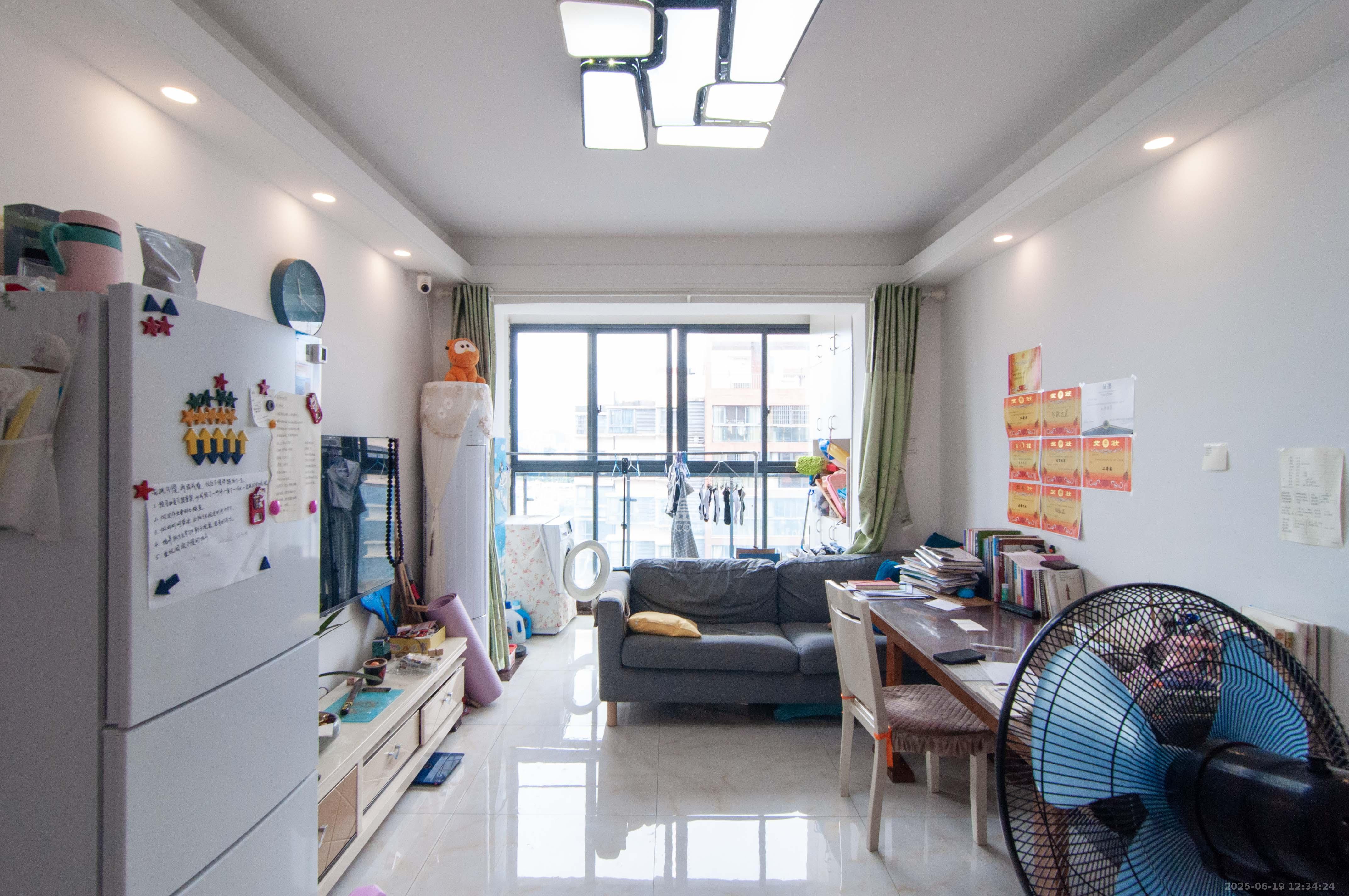 高鑫麓城 3室1厅1卫 105.0万 高鑫麓城 3室1厅1卫 105.0万客厅