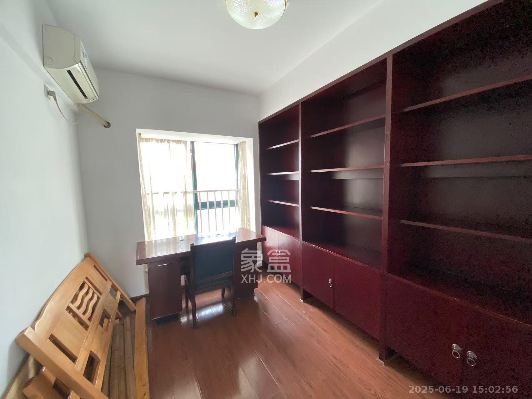 佳阳悦景馨都  3室2厅2卫    2600.0元/月 佳阳悦景馨都  3室2厅2卫    2600.0元/月室内图