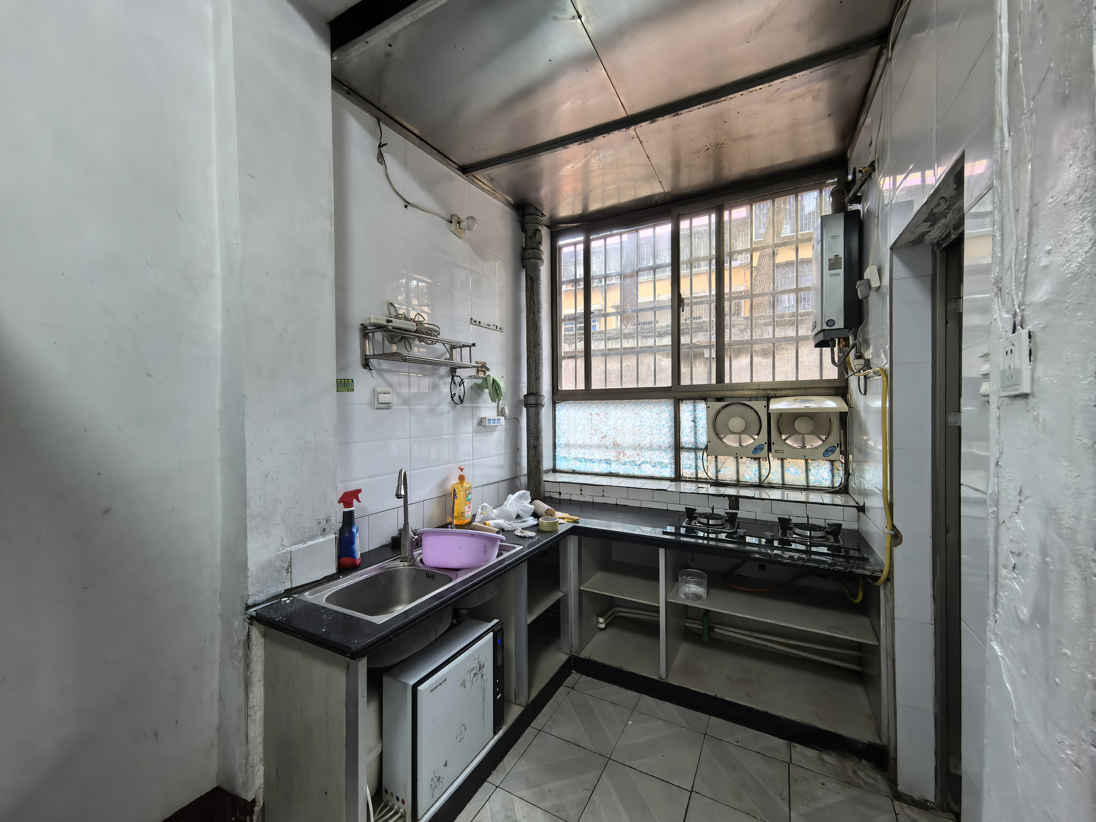 农业银行春园支行宿舍 1室1厅1卫 29.8万 农业银行春园支行宿舍 1室1厅1卫 29.8万客厅