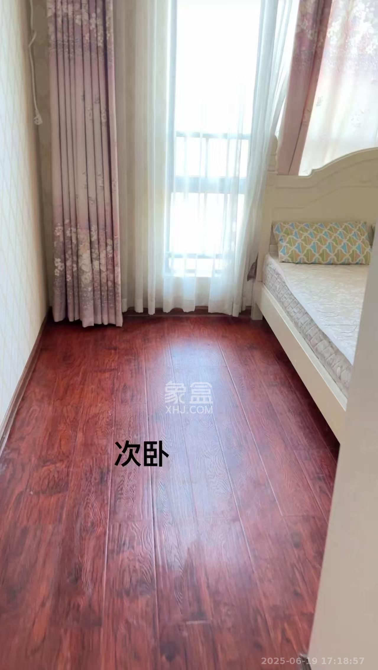 翡翠云天  2室1厅1卫   1600.00元/月室内图