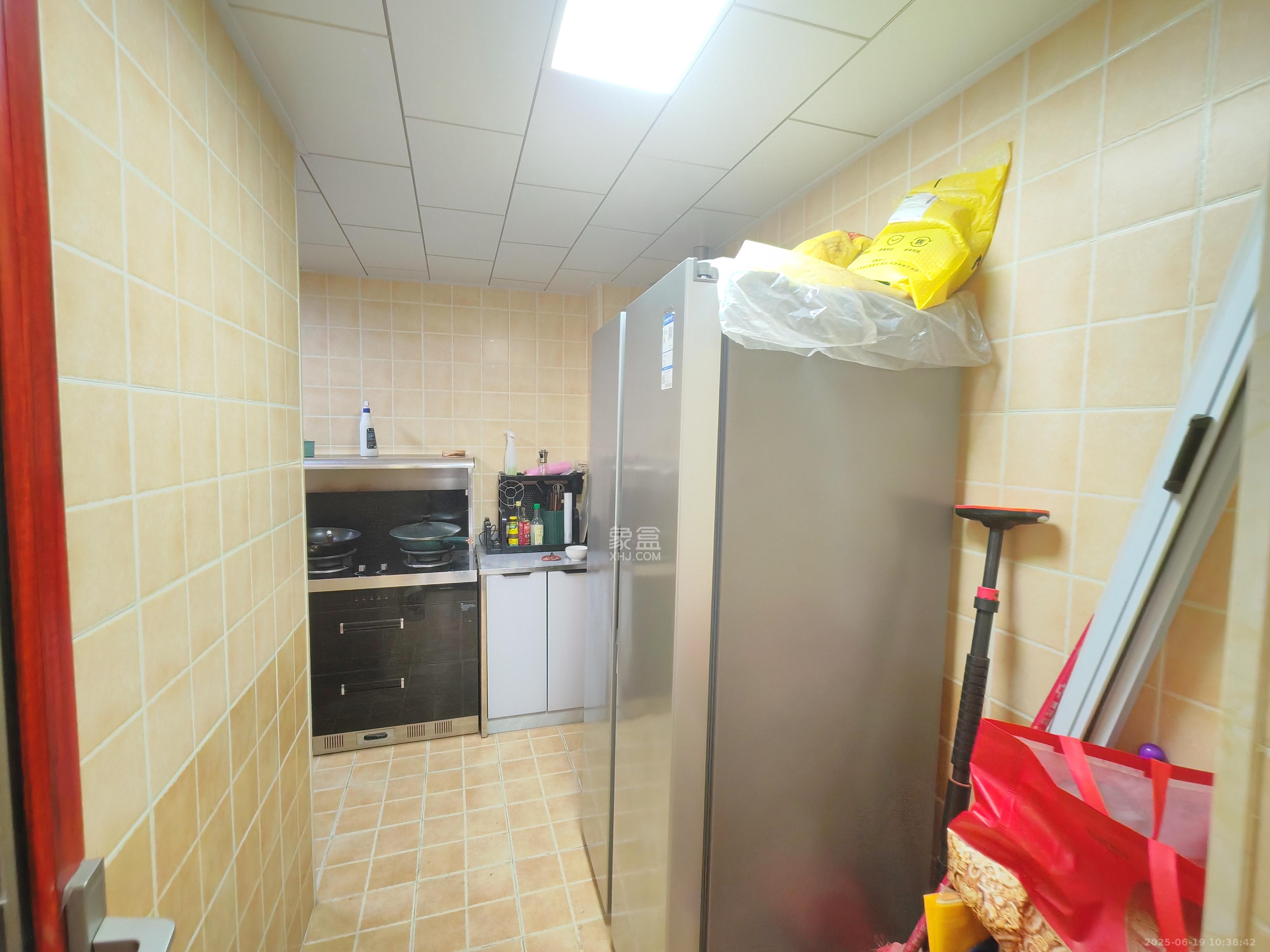 高桥现代商贸城 2室2厅1卫 2800.0元/月 高桥现代商贸城 2室2厅1卫 2800.0元/月室内图