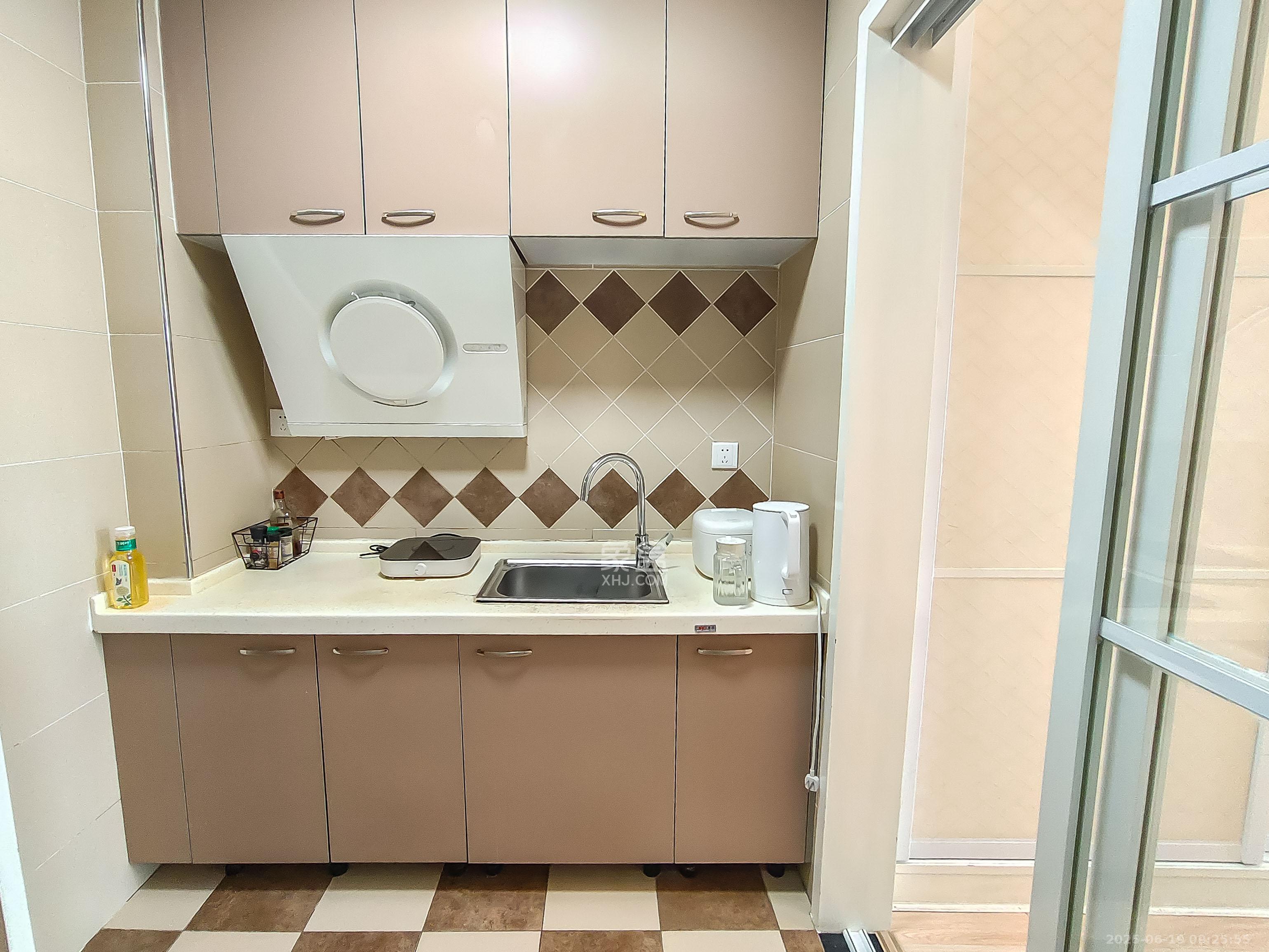 长房时代城 1室1厅1卫 37.8万 长房时代城 1室1厅1卫 37.8万厨房