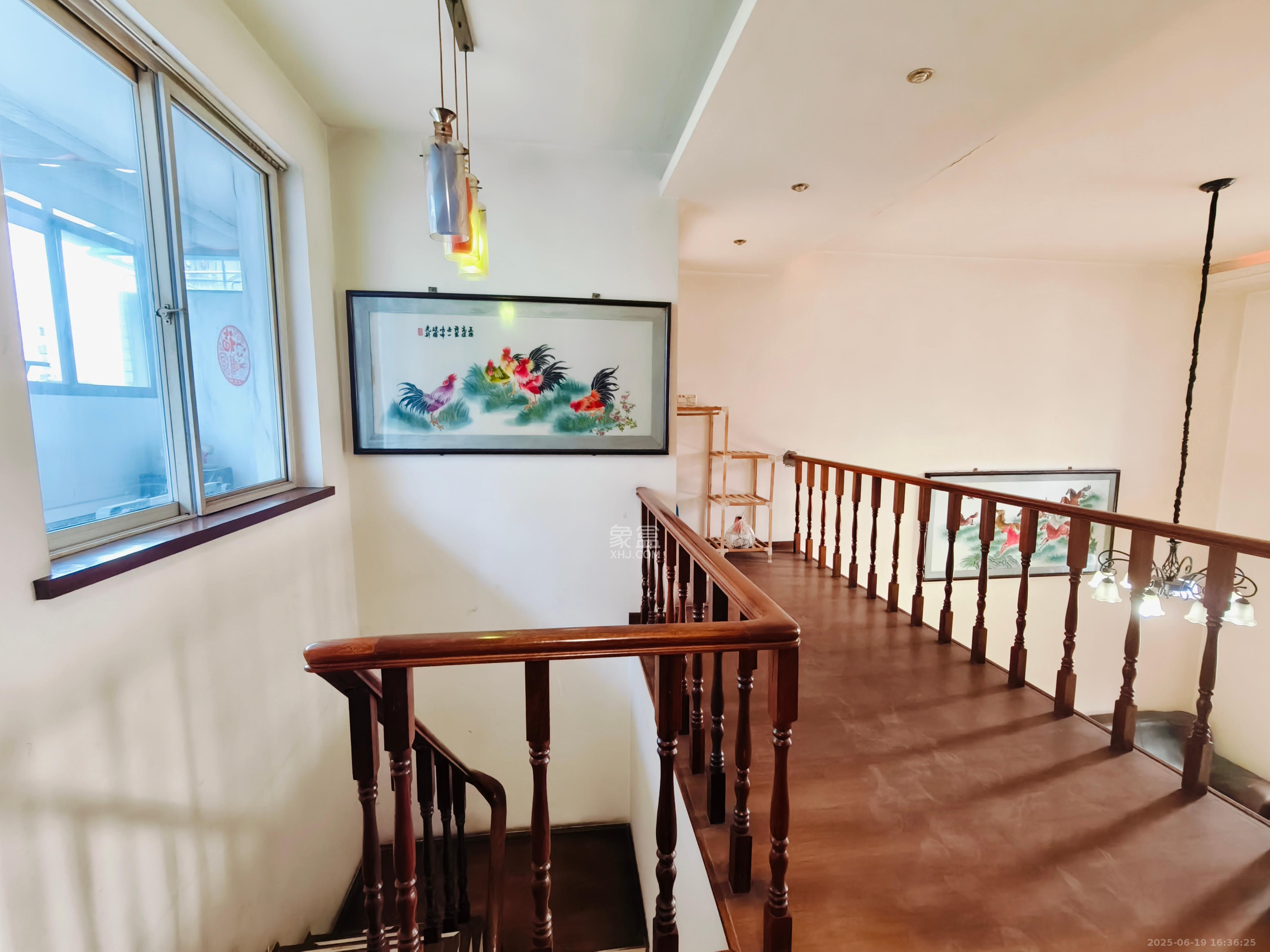 四方小区 4室2厅2卫 2400.0元/月 四方小区 4室2厅2卫 2400.0元/月室内图