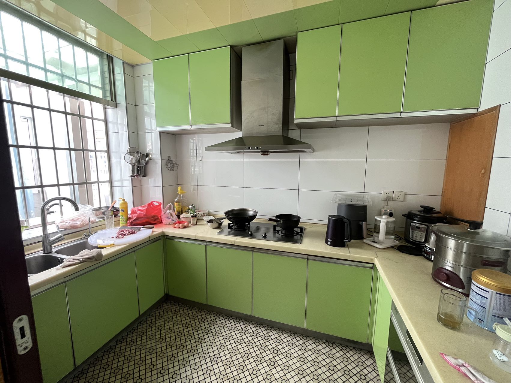 梓怡华盛家园 6室3厅3卫 3500.0元/月 梓怡华盛家园 6室3厅3卫 3500.0元/月室内图