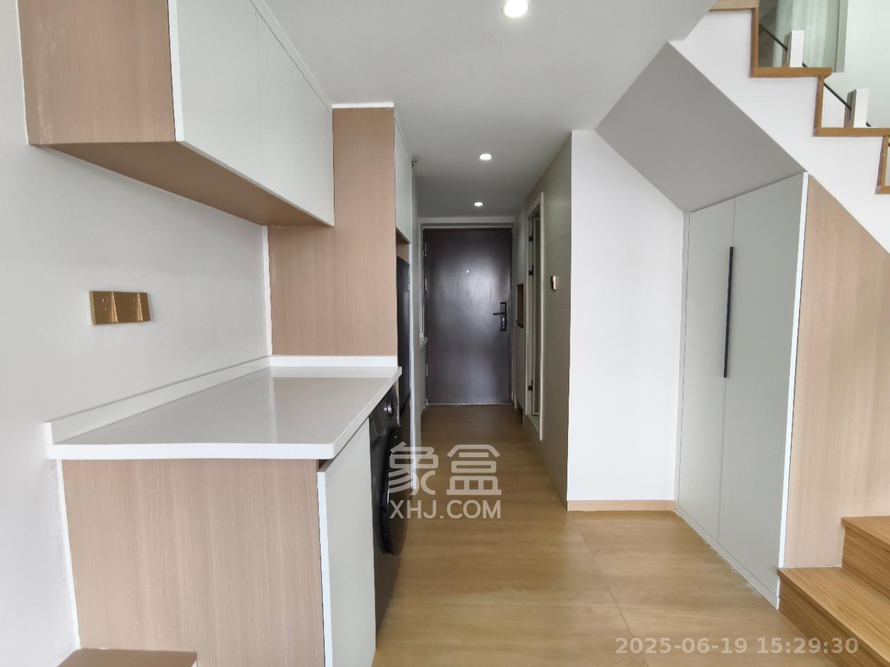 龙湖铂金岛  2室1厅1卫   2400.00元/月室内图