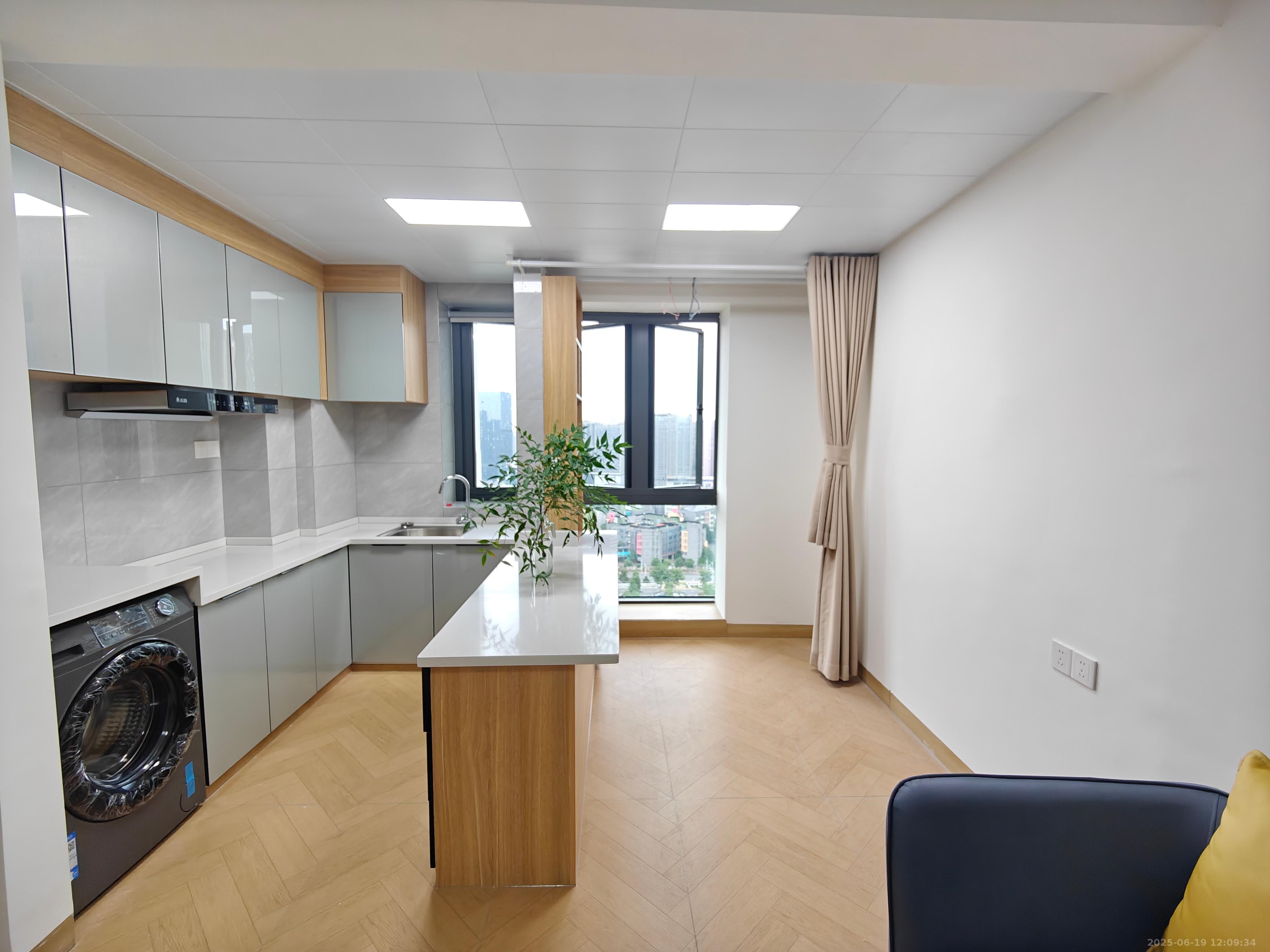 恒大华府 1室1厅1卫 1500.0元/月 恒大华府 1室1厅1卫 1500.0元/月室内图