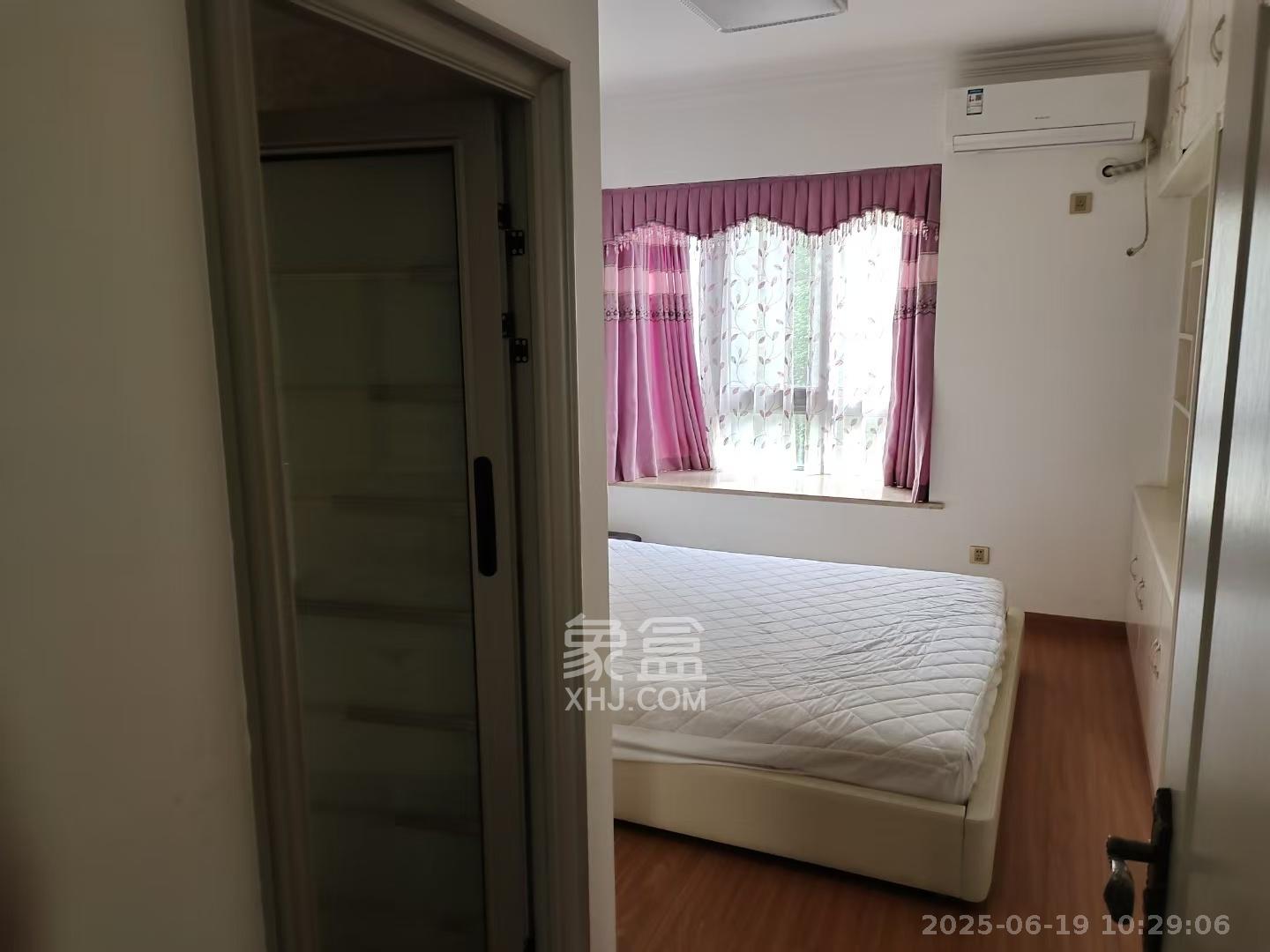 钱隆世家  3室2厅2卫    2200.0元/月室内图