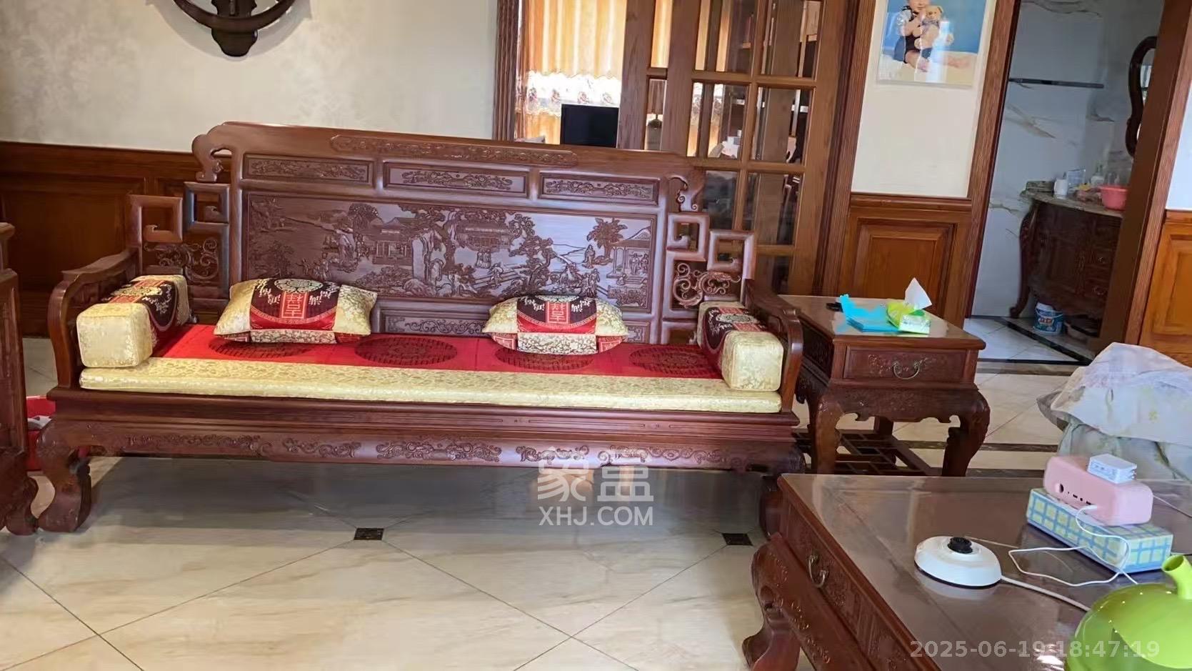 藏珑湖上国际花园 4室2厅2卫 8000.0元/月 藏珑湖上国际花园 4室2厅2卫 8000.0元/月室内图