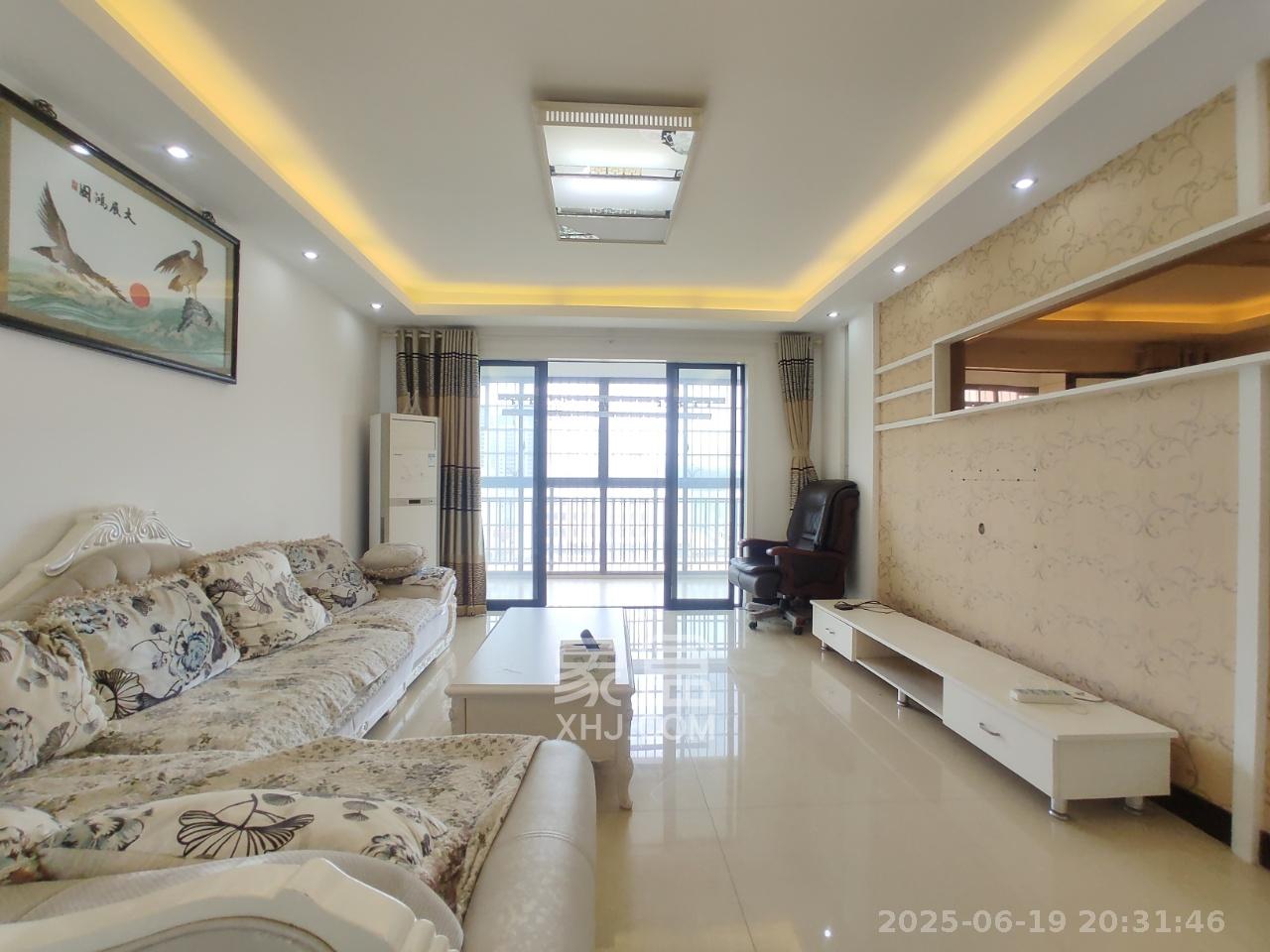汀湘十里  3室2厅2卫   2200.00元/月室内图