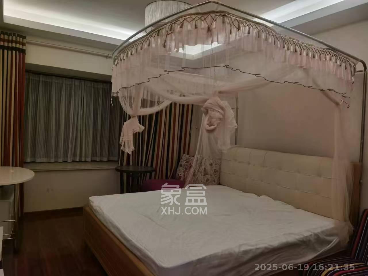 银桂苑  3室2厅2卫   3300.00元/月室内图
