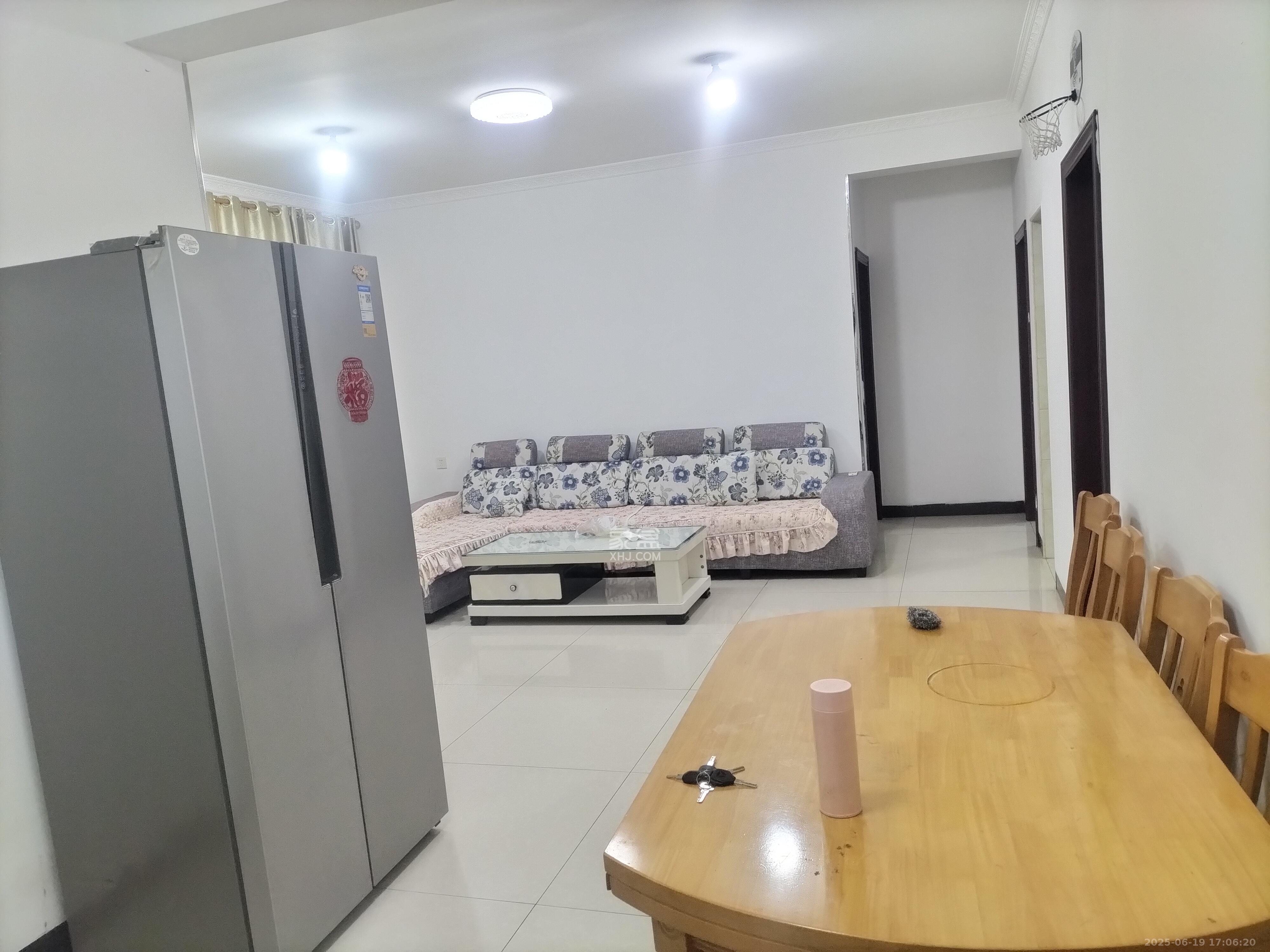 家兴苑 3室2厅1卫 2200.0元/月 家兴苑 3室2厅1卫 2200.0元/月室内图