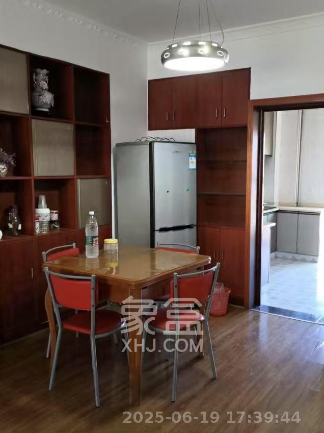 三江花中城 3室2厅1卫 2700.0元/月 三江花中城 3室2厅1卫 2700.0元/月室内图