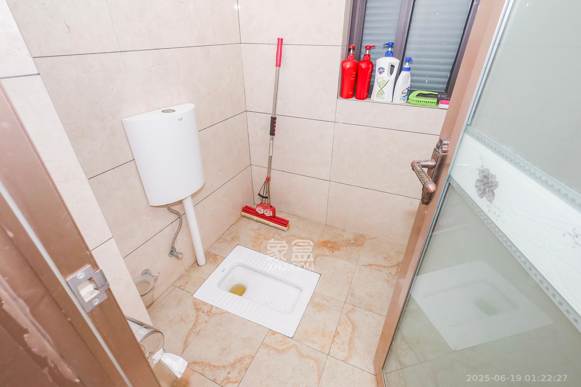 钰龙天下二期（钰龙佳园）  3室2厅2卫    198.0万卫生间