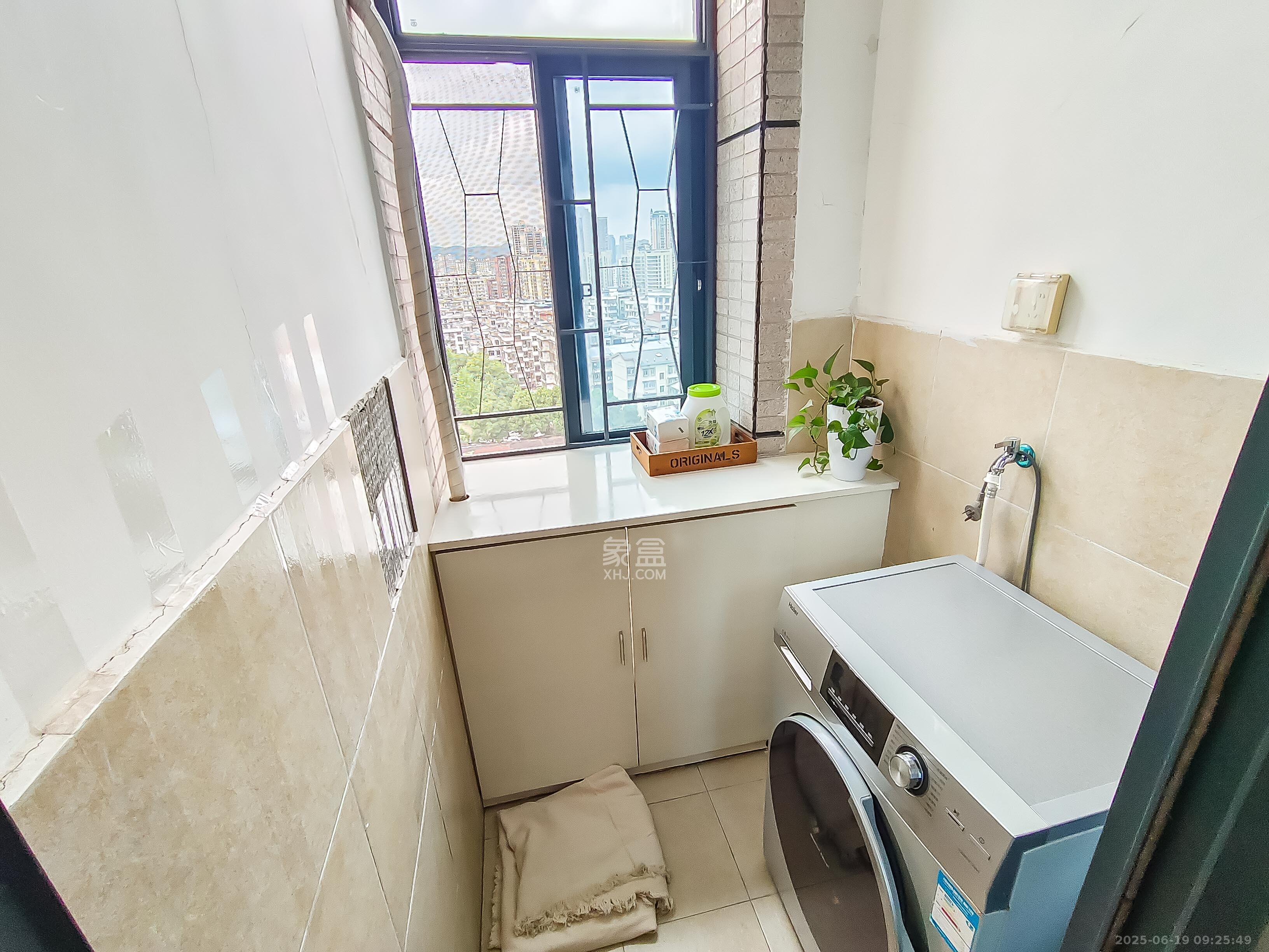 长房时代城 1室1厅1卫 37.8万 长房时代城 1室1厅1卫 37.8万阳台