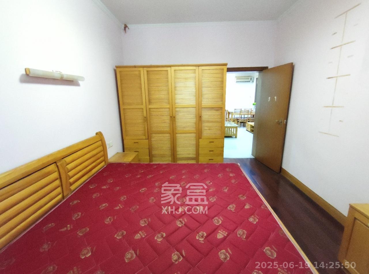 湖南电视台宿舍 3室1厅1卫 2300.0元/月 湖南电视台宿舍 3室1厅1卫 2300.0元/月室内图