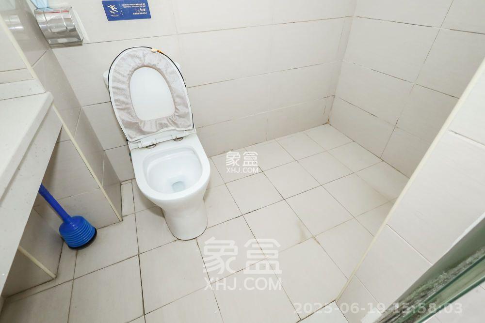 绿地中央广场  1室1厅1卫   1500.00元/月室内图