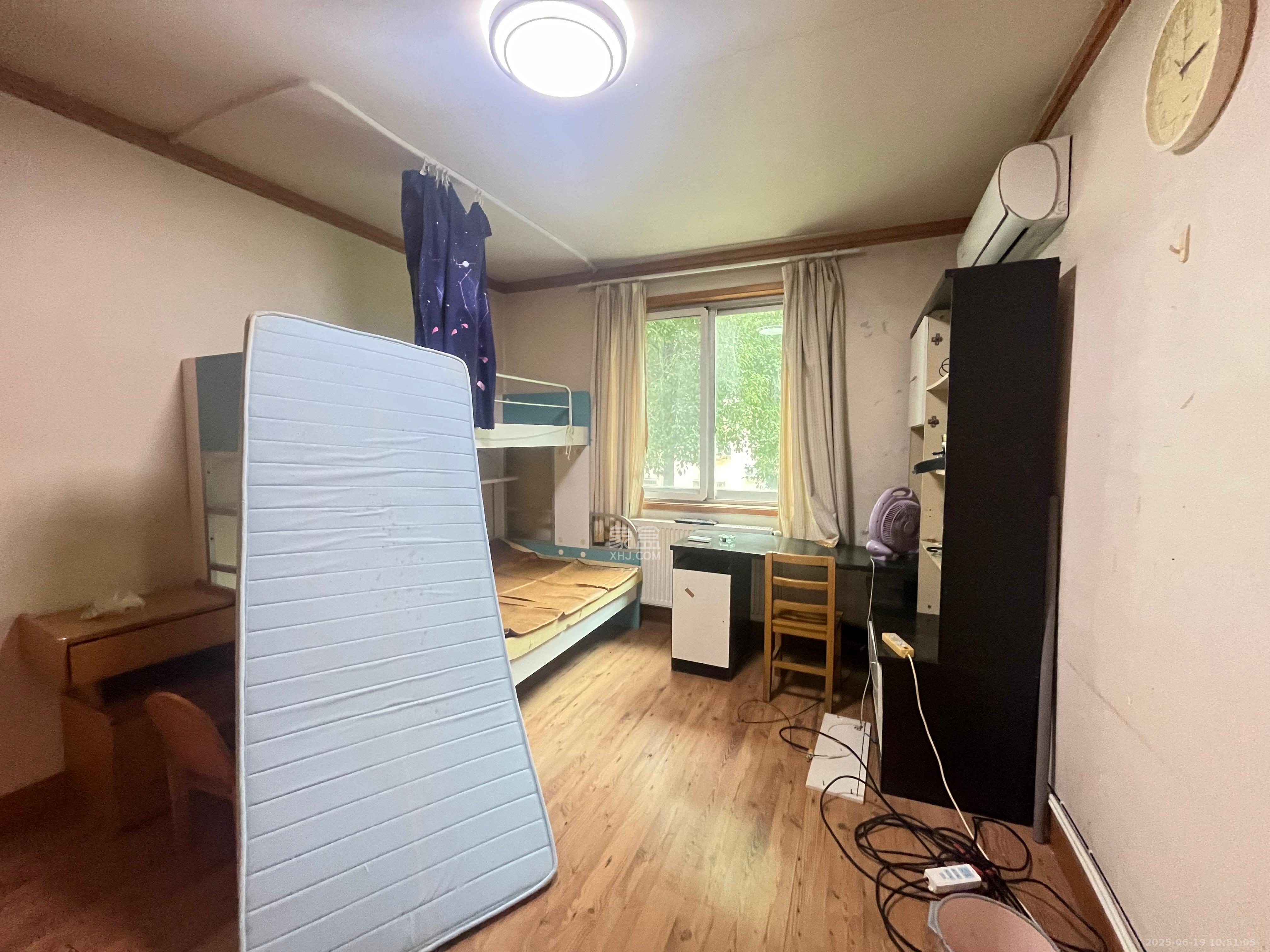 咸嘉新村嘉文苑 3室2厅2卫 2300.0元/月 咸嘉新村嘉文苑 3室2厅2卫 2300.0元/月室内图