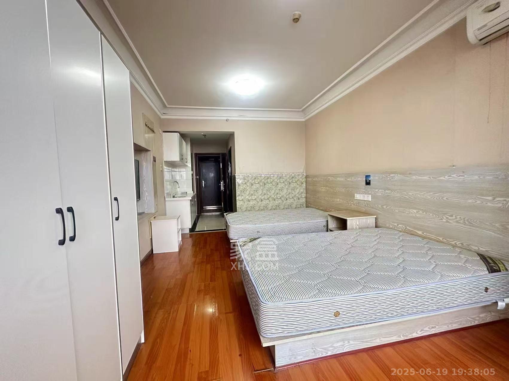 保利麓谷林语I区 1室1厅1卫 1400.0元/月 保利麓谷林语I区 1室1厅1卫 1400.0元/月室内图