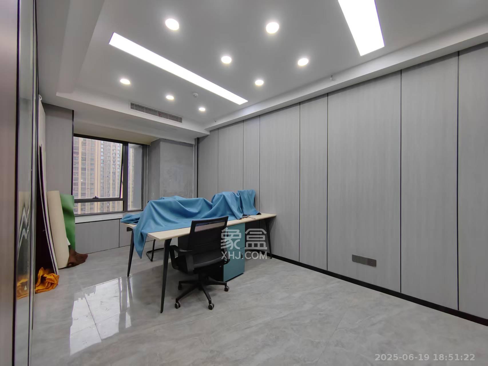 龙湖铂金岛 1室1厅1卫 3800.00元/月 龙湖铂金岛 1室1厅1卫 3800.00元/月室内图