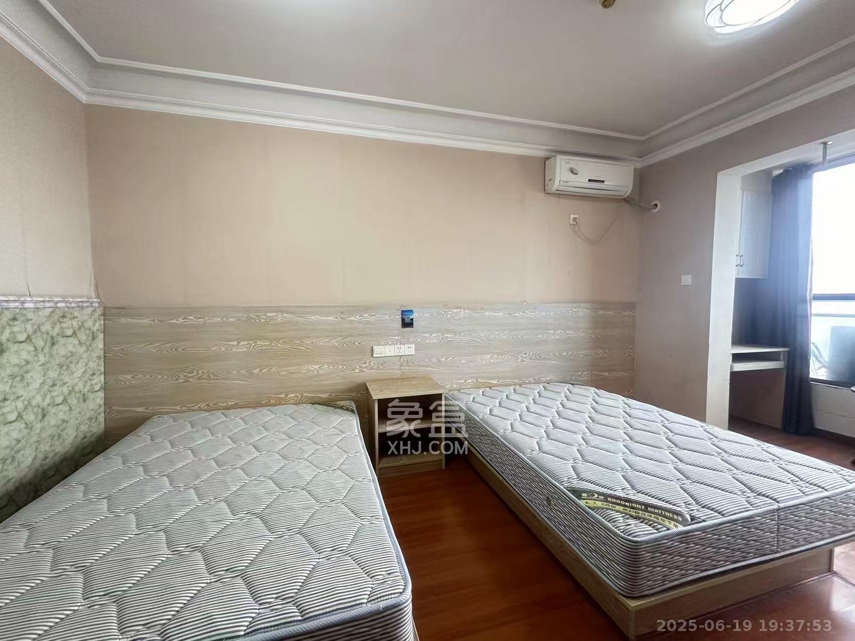 保利麓谷林语I区 1室1厅1卫 1400.0元/月 保利麓谷林语I区 1室1厅1卫 1400.0元/月室内图