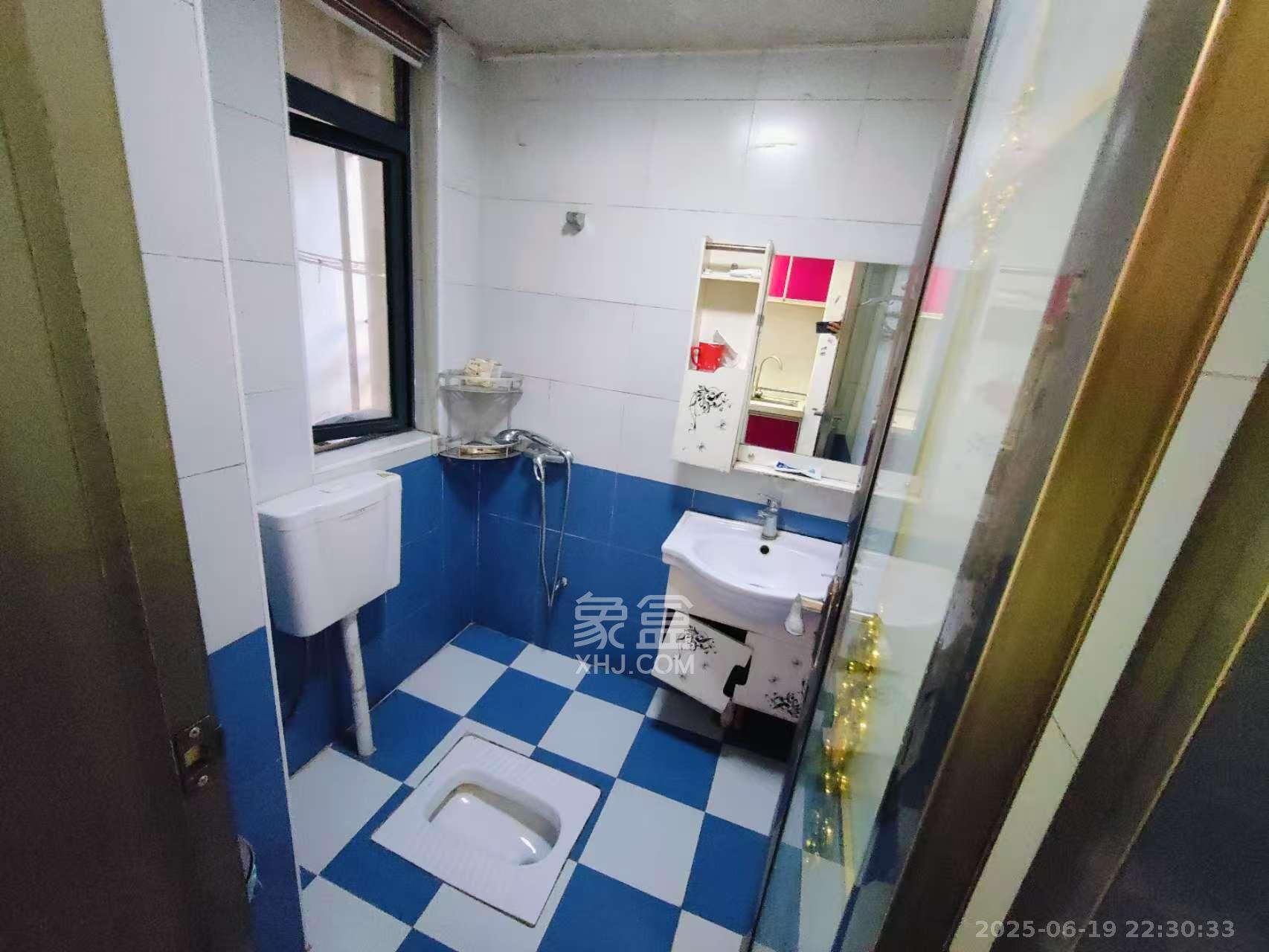 中建芙蓉工社  2室1厅1卫   1400.00元/月室内图