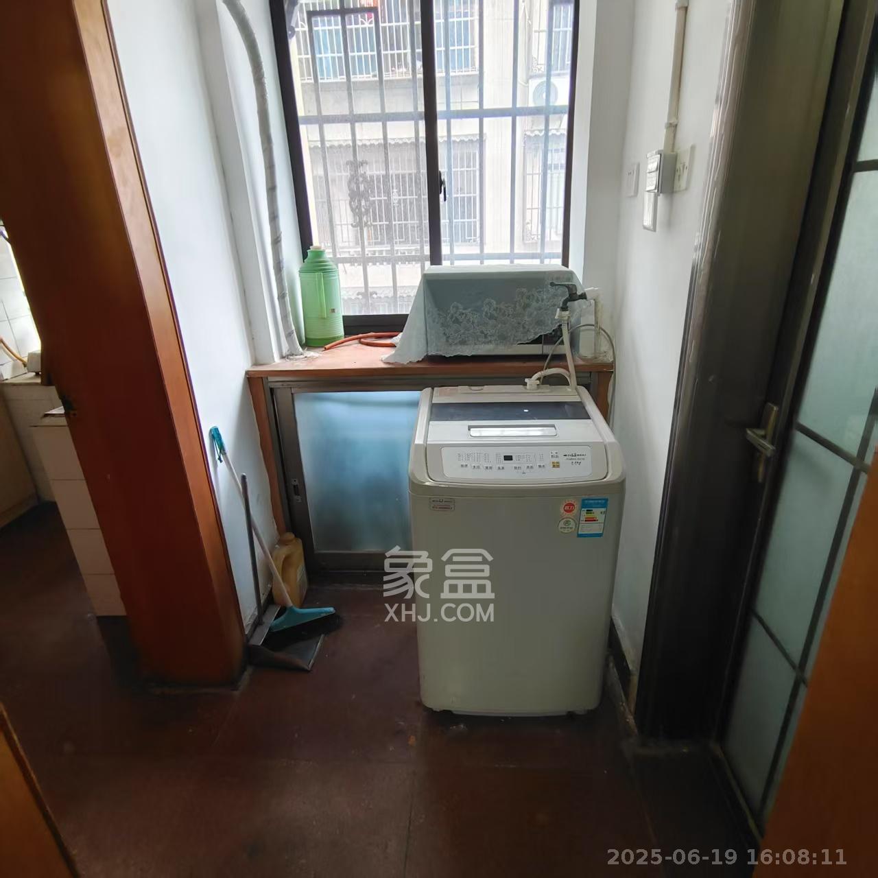 苏家巷民主党派宿舍  3室1厅1卫   2200.00元/月室内图