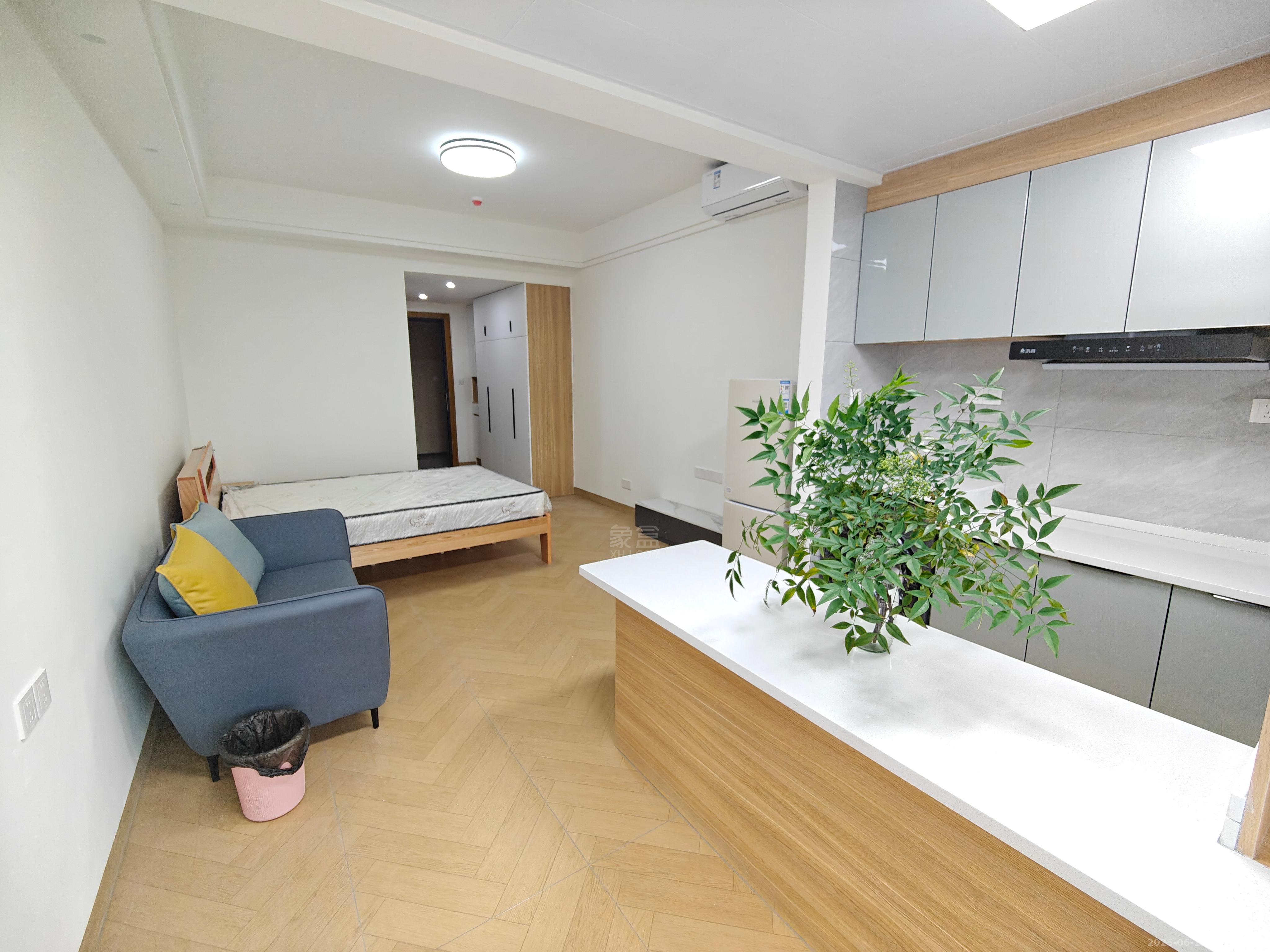 恒大华府 1室1厅1卫 1500.0元/月 恒大华府 1室1厅1卫 1500.0元/月室内图