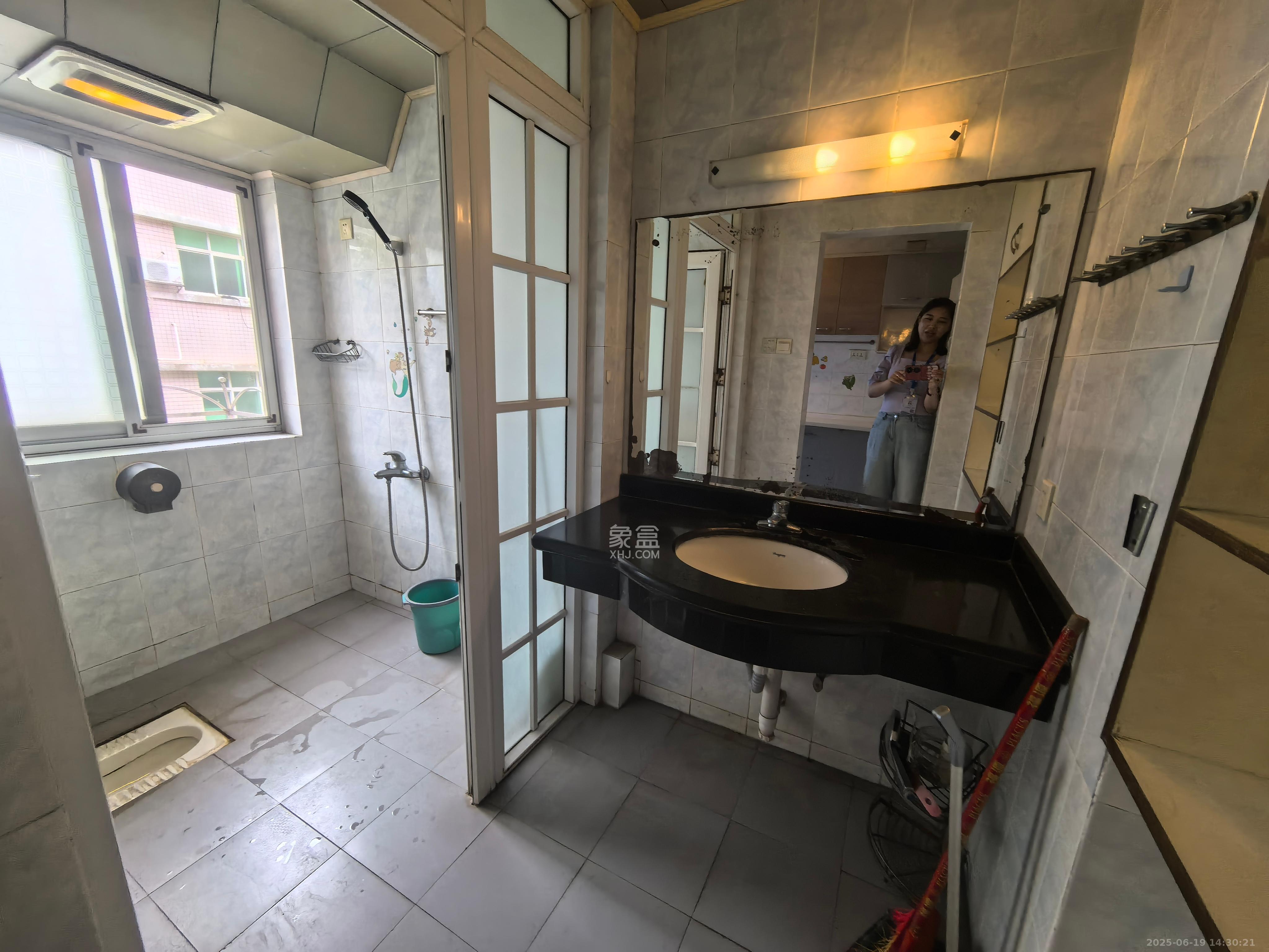 轻工小区(湖南轻工研究院宿舍) 3室2厅2卫 2500.0元/月 轻工小区(湖南轻工研究院宿舍) 3室2厅2卫 2500.0元/月室内图