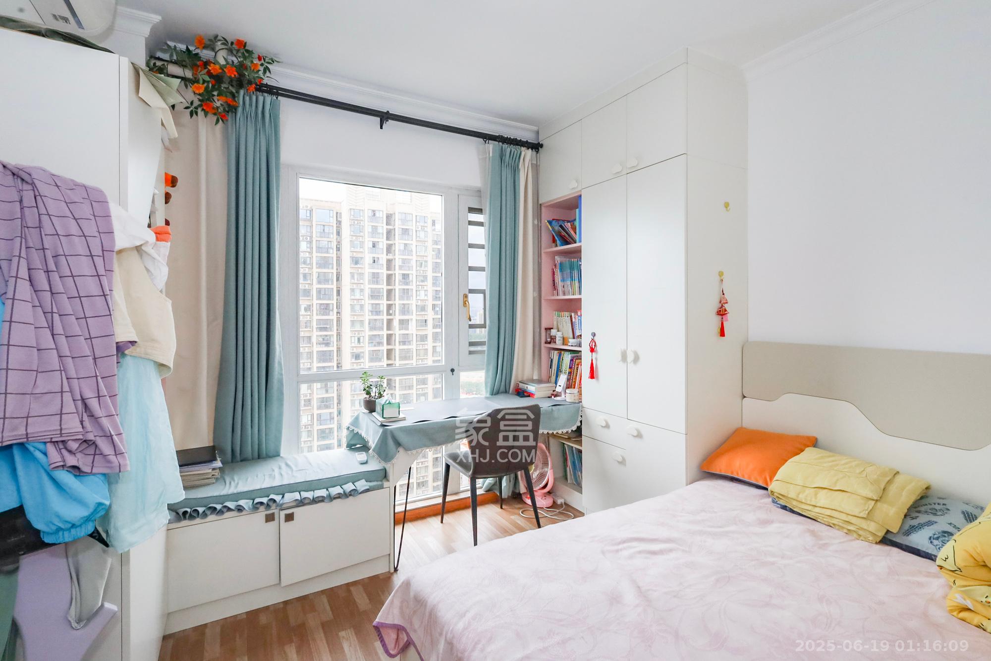 钰龙天下二期(钰龙佳园) 3室2厅2卫 222.0万 钰龙天下二期(钰龙佳园) 3室2厅2卫 222.0万卧室