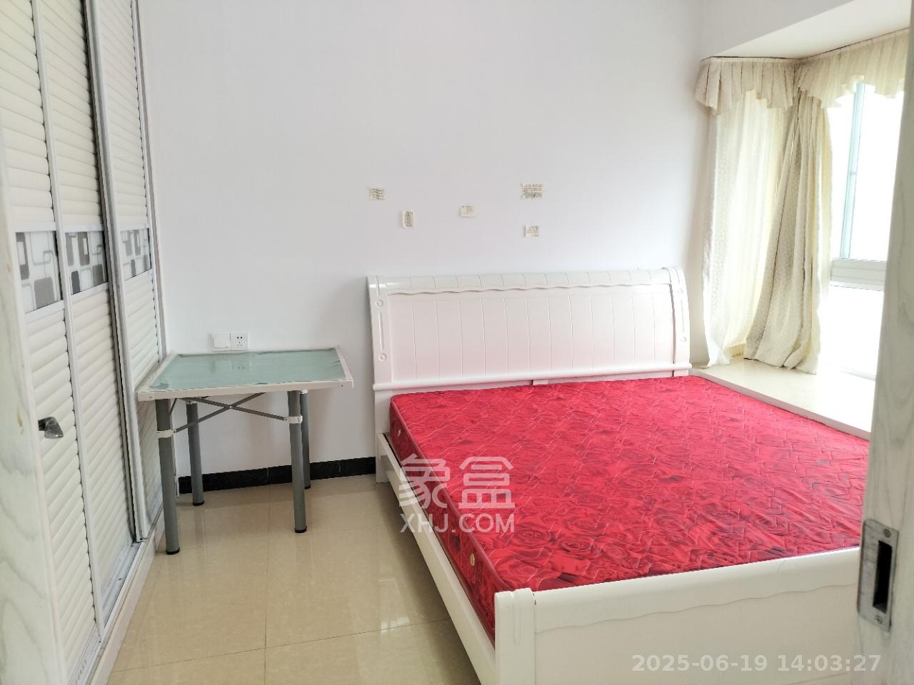 家兴苑 3室2厅1卫 2000.0元/月 家兴苑 3室2厅1卫 2000.0元/月室内图